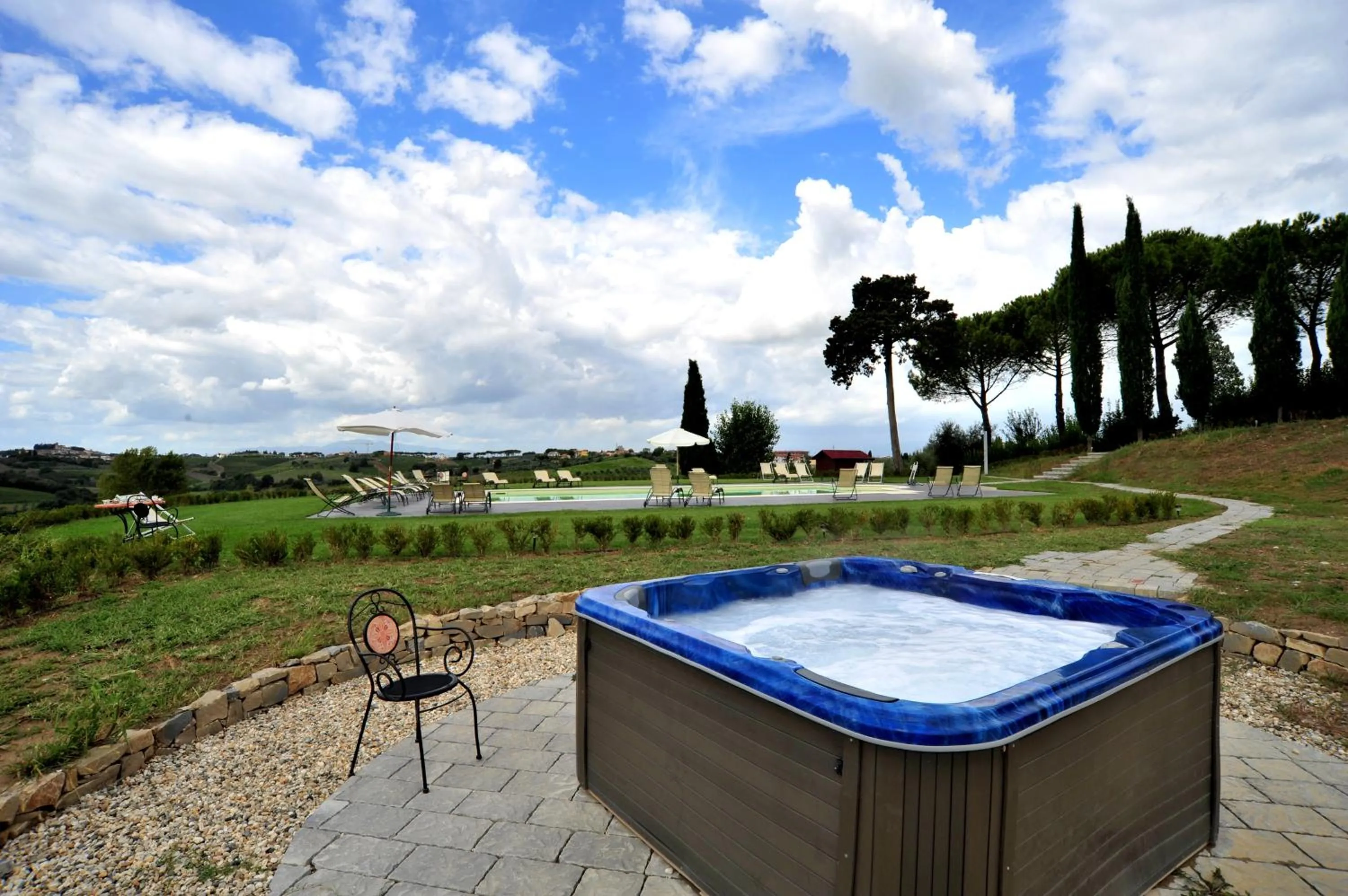 Hot Tub in Agriturismo Streda Wine & Country Holiday