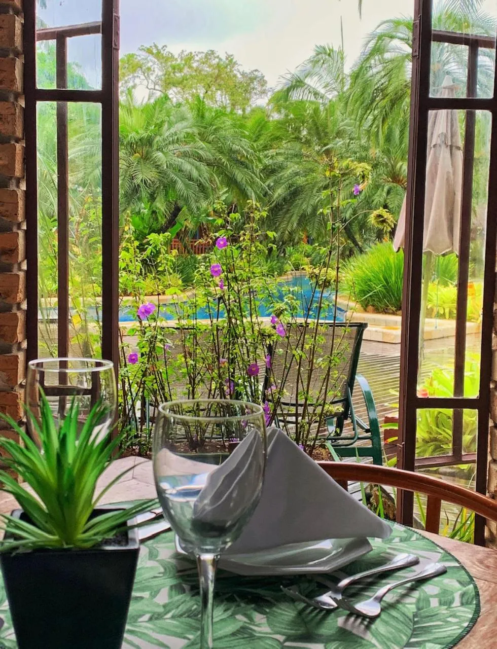 Restaurant/places to eat in Villa Bebek Hotel