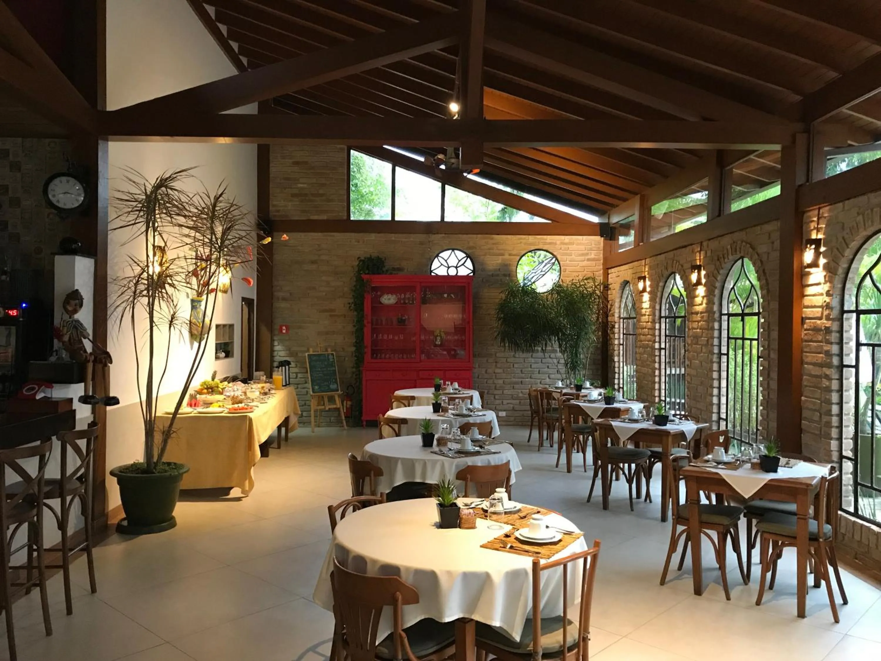 Restaurant/places to eat in Villa Bebek Hotel