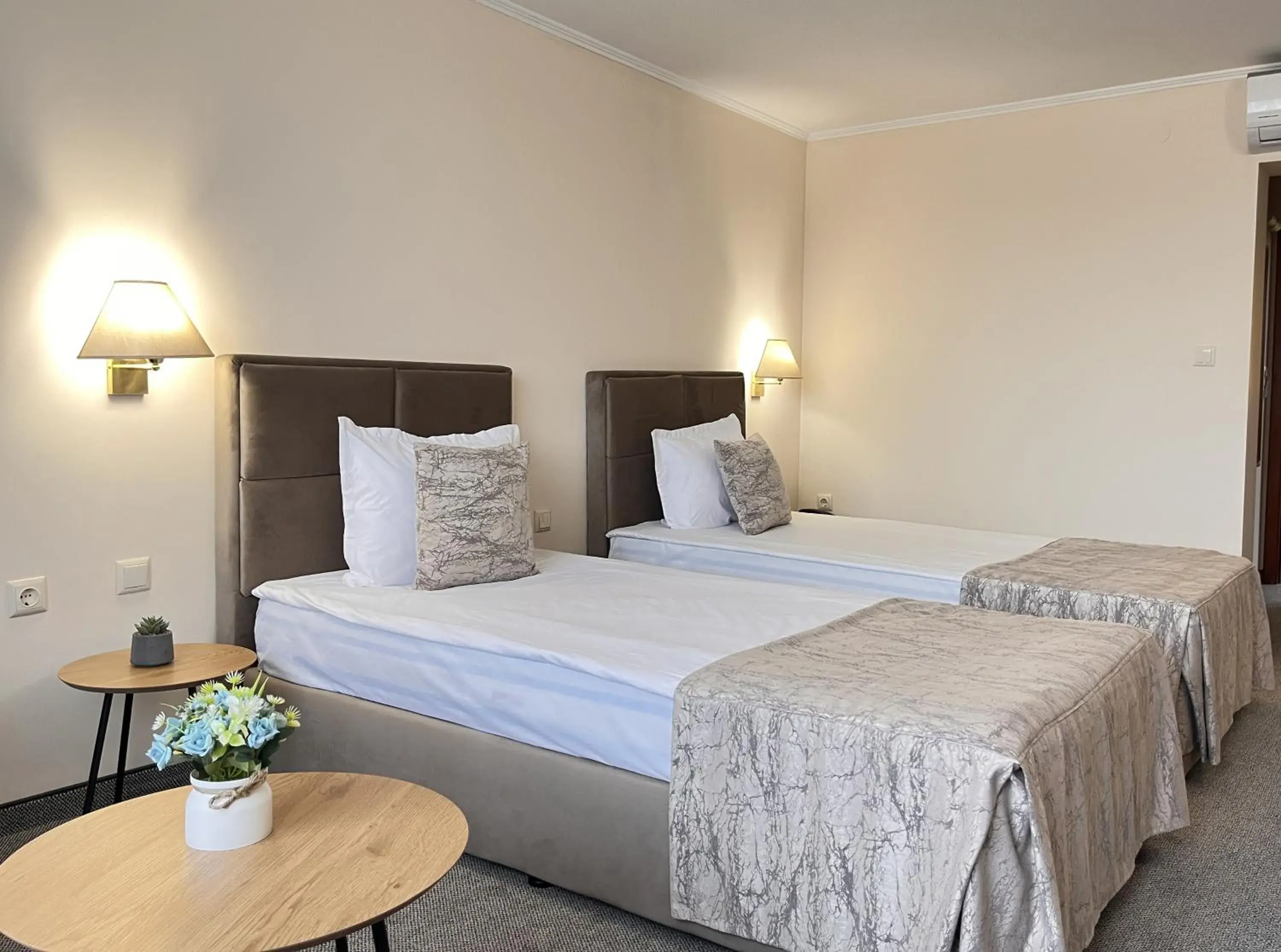 Deluxe Room in Hotel Orbita Deluxe Room in Hotel Orbita