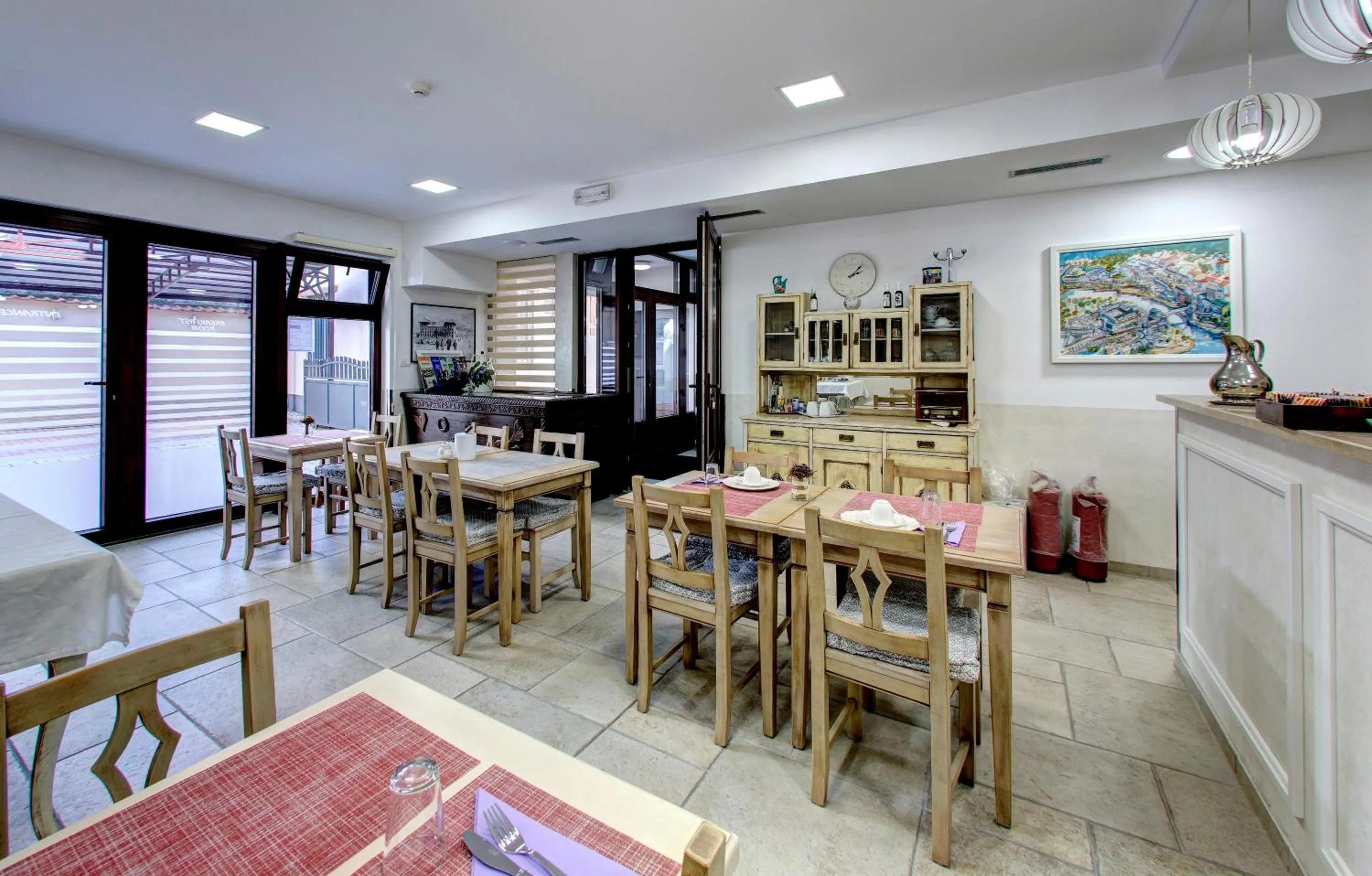 Restaurant/places to eat in Villa Fortuna