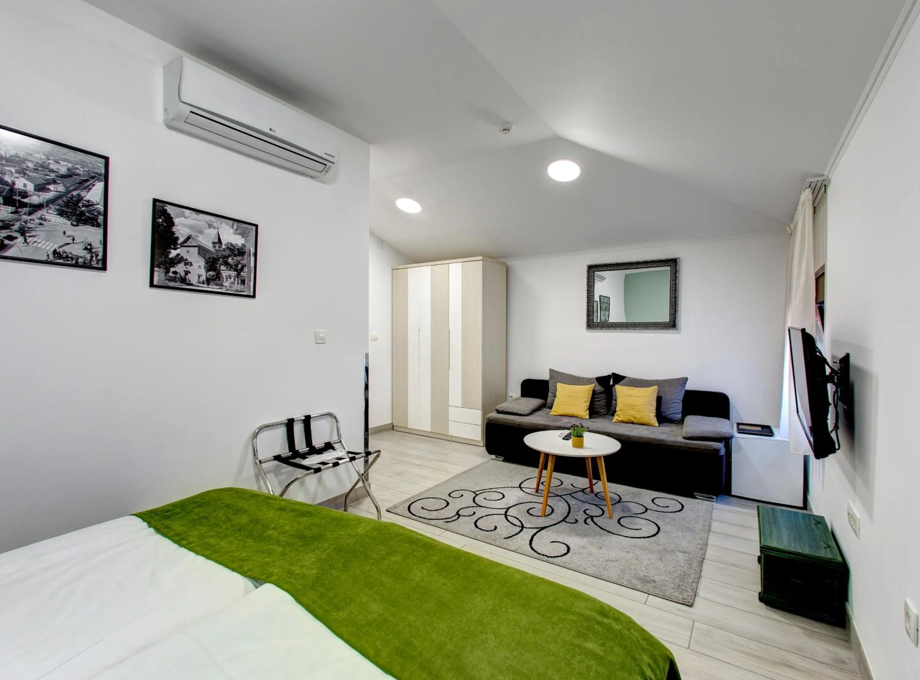 Photo of the whole room, Bed in Villa Fortuna