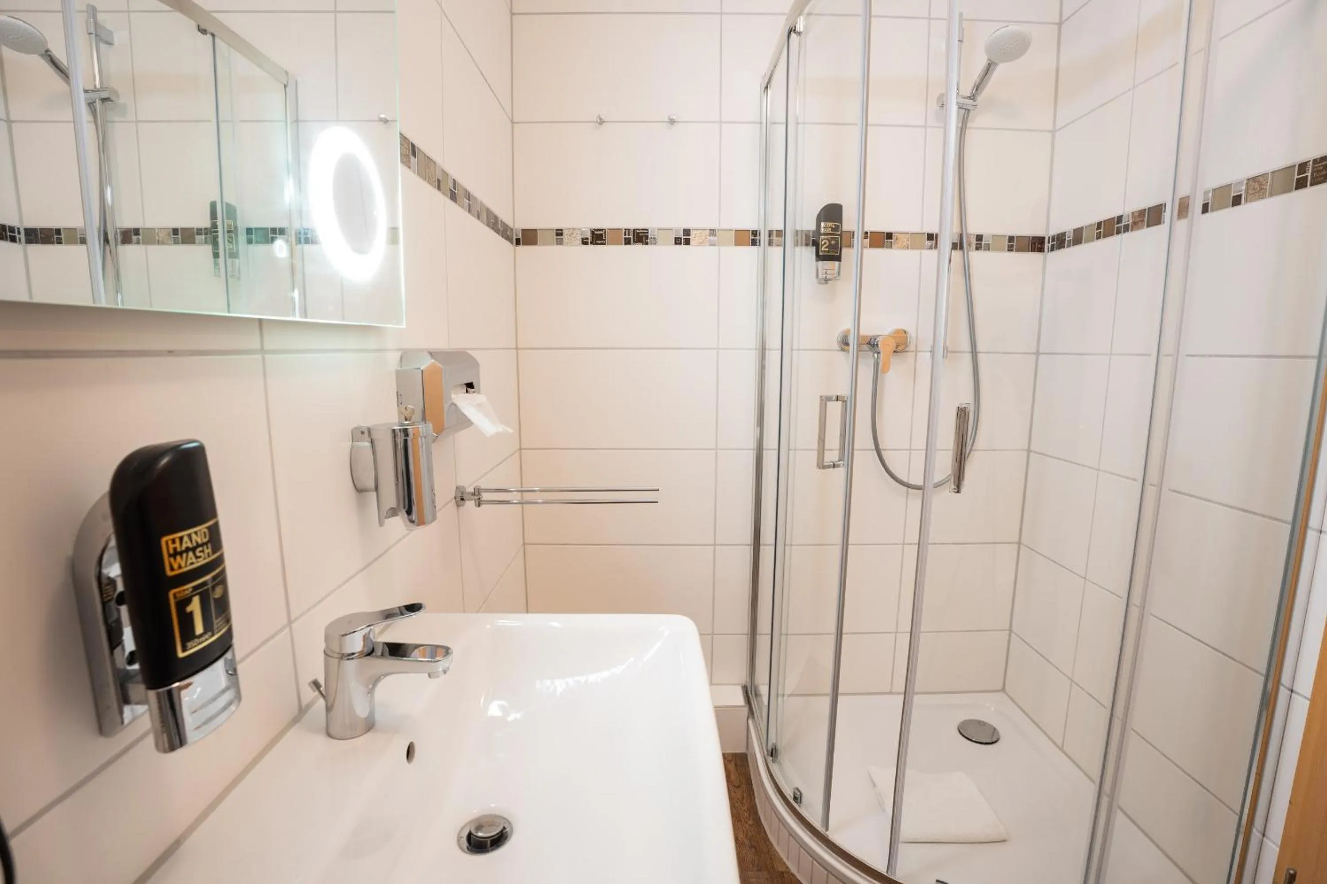 Bathroom in Hotel am Holzhafen