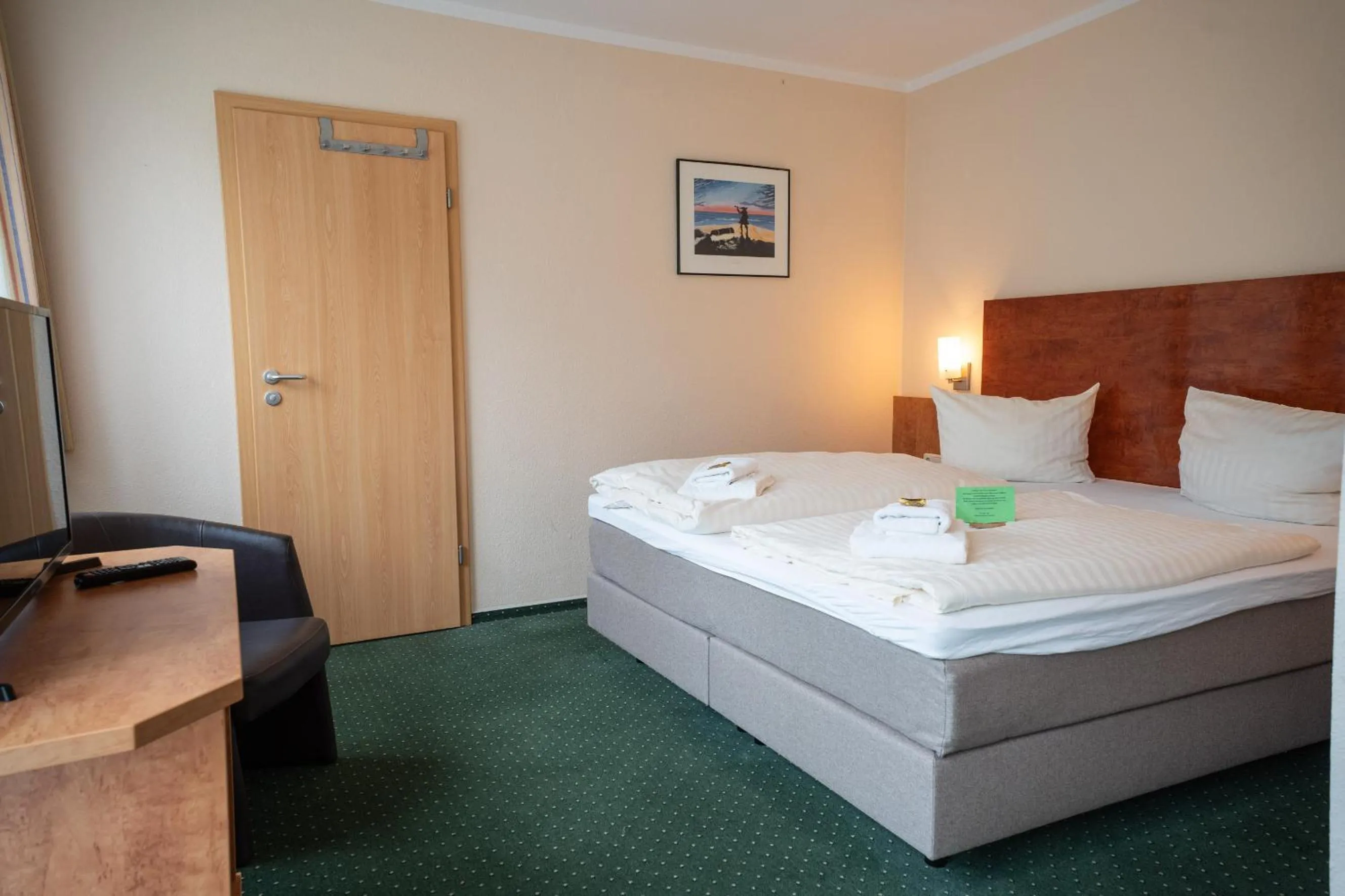 Bedroom, Bed in Hotel am Holzhafen