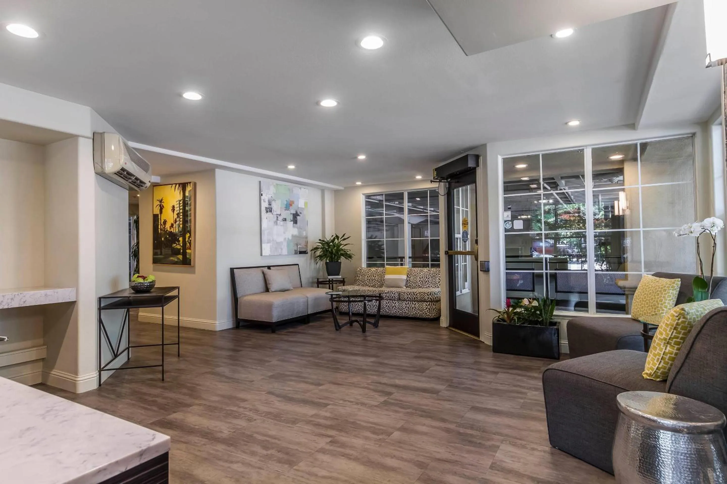 Lobby or reception in Inn Off Capitol Park, an Ascend Collection Hotel
