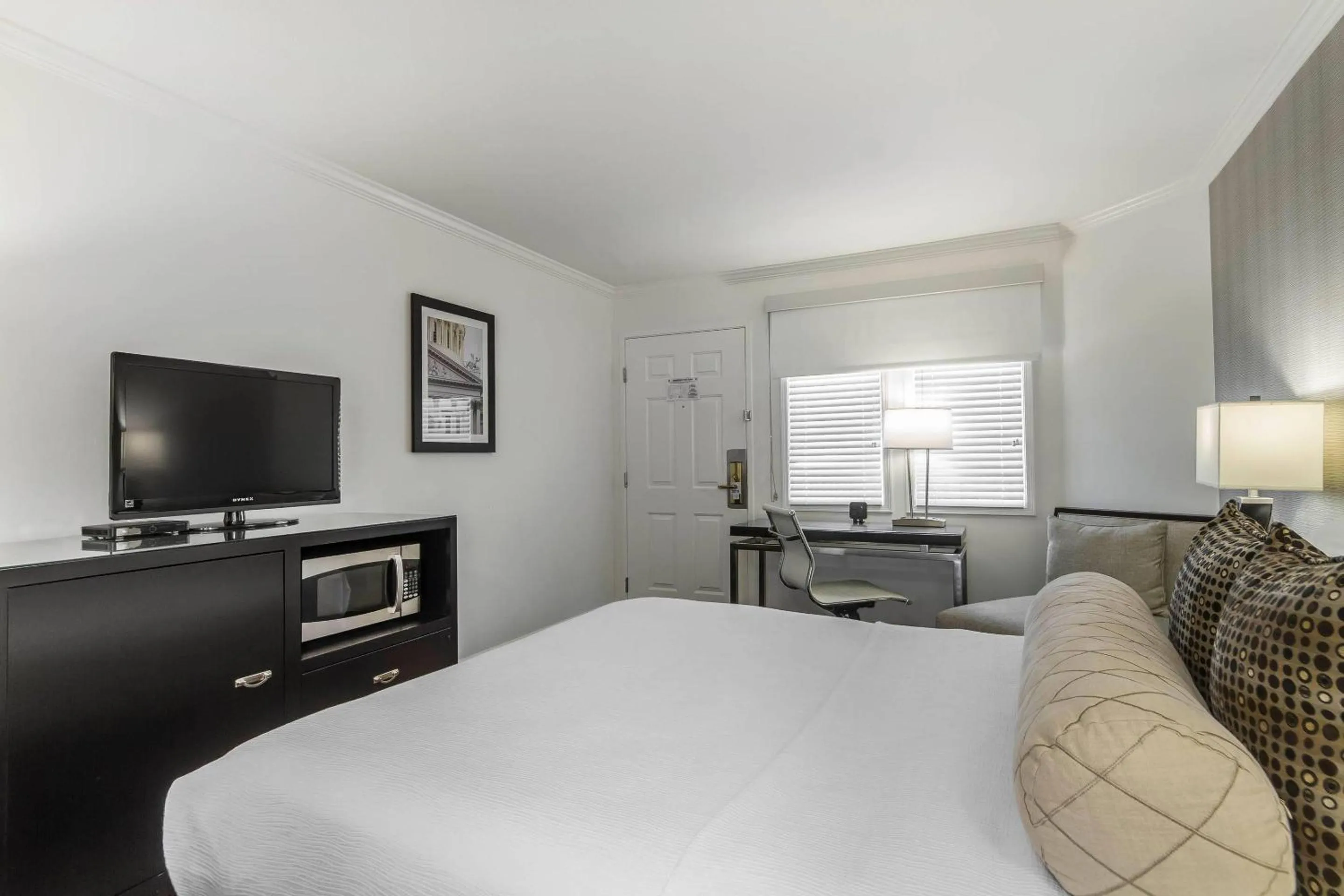 Bedroom, Bed in Inn Off Capitol Park, an Ascend Collection Hotel