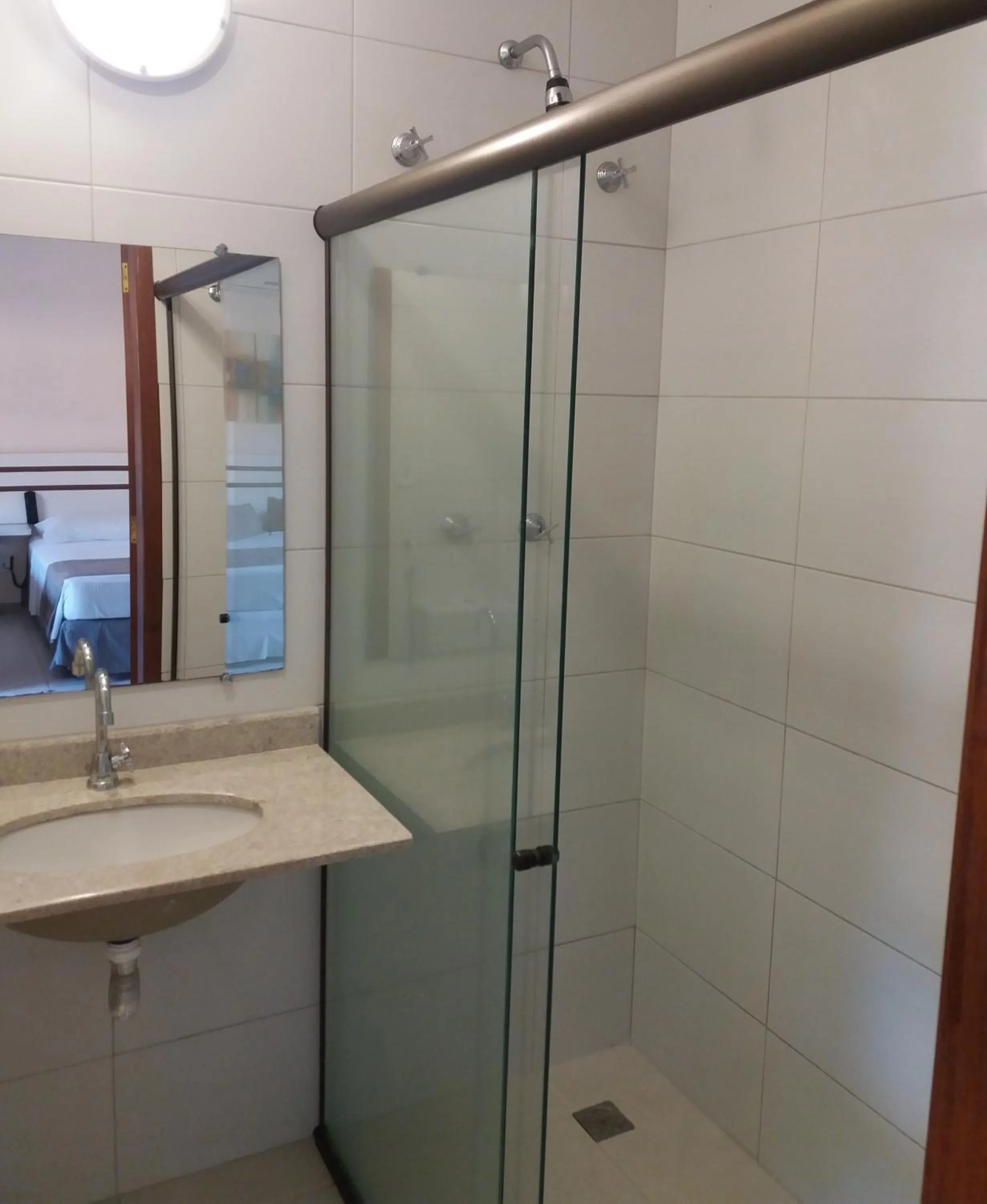 Shower in Porto Geraes Praia Hotel