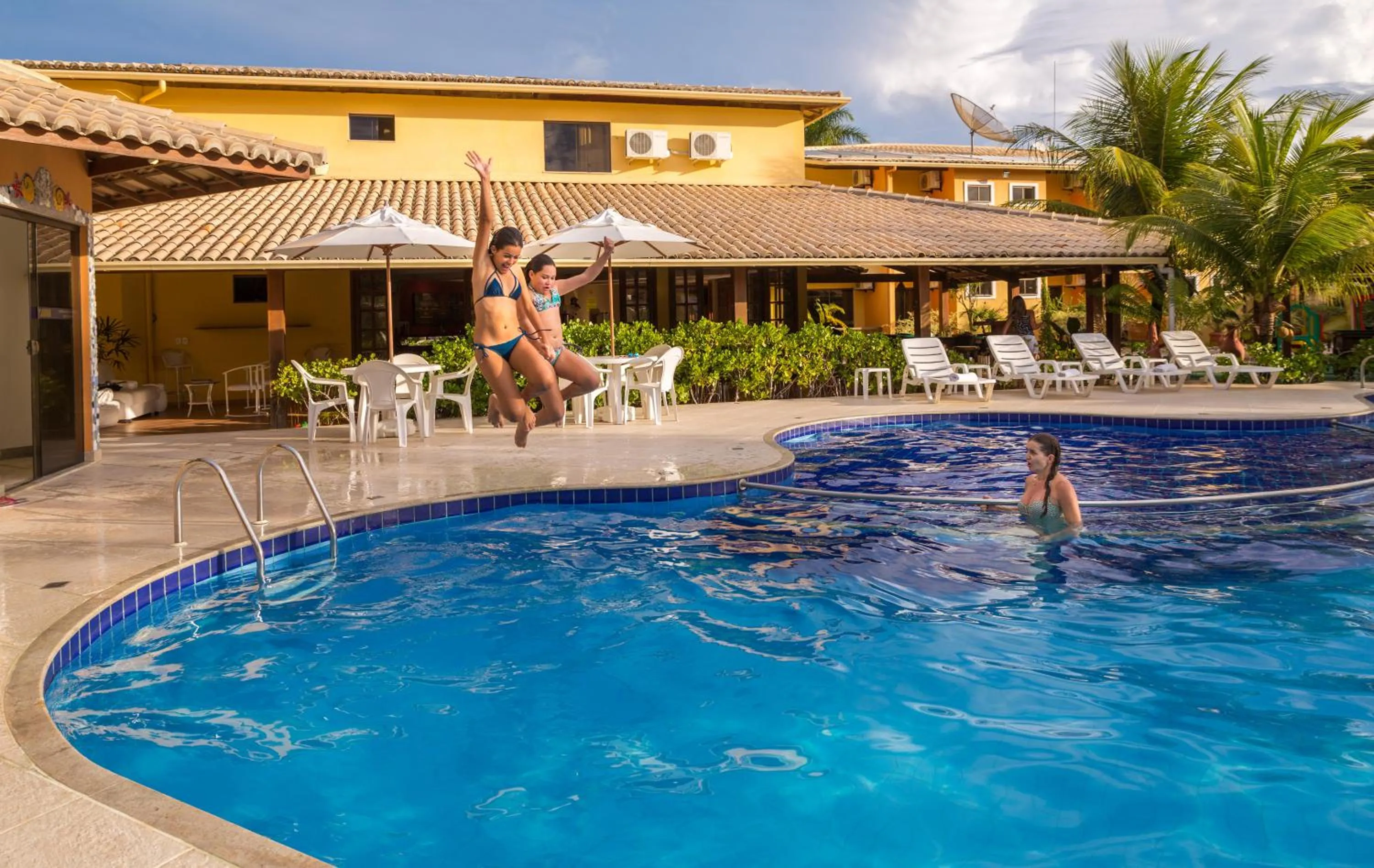 People in Porto Geraes Praia Hotel