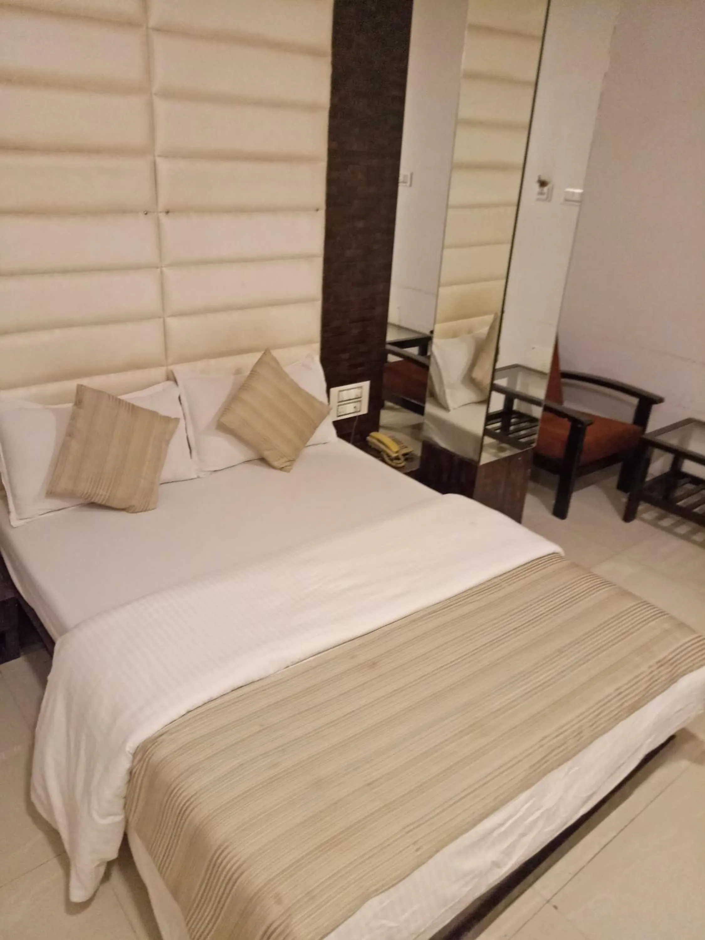 Bed in Hotel Navi Mumbai