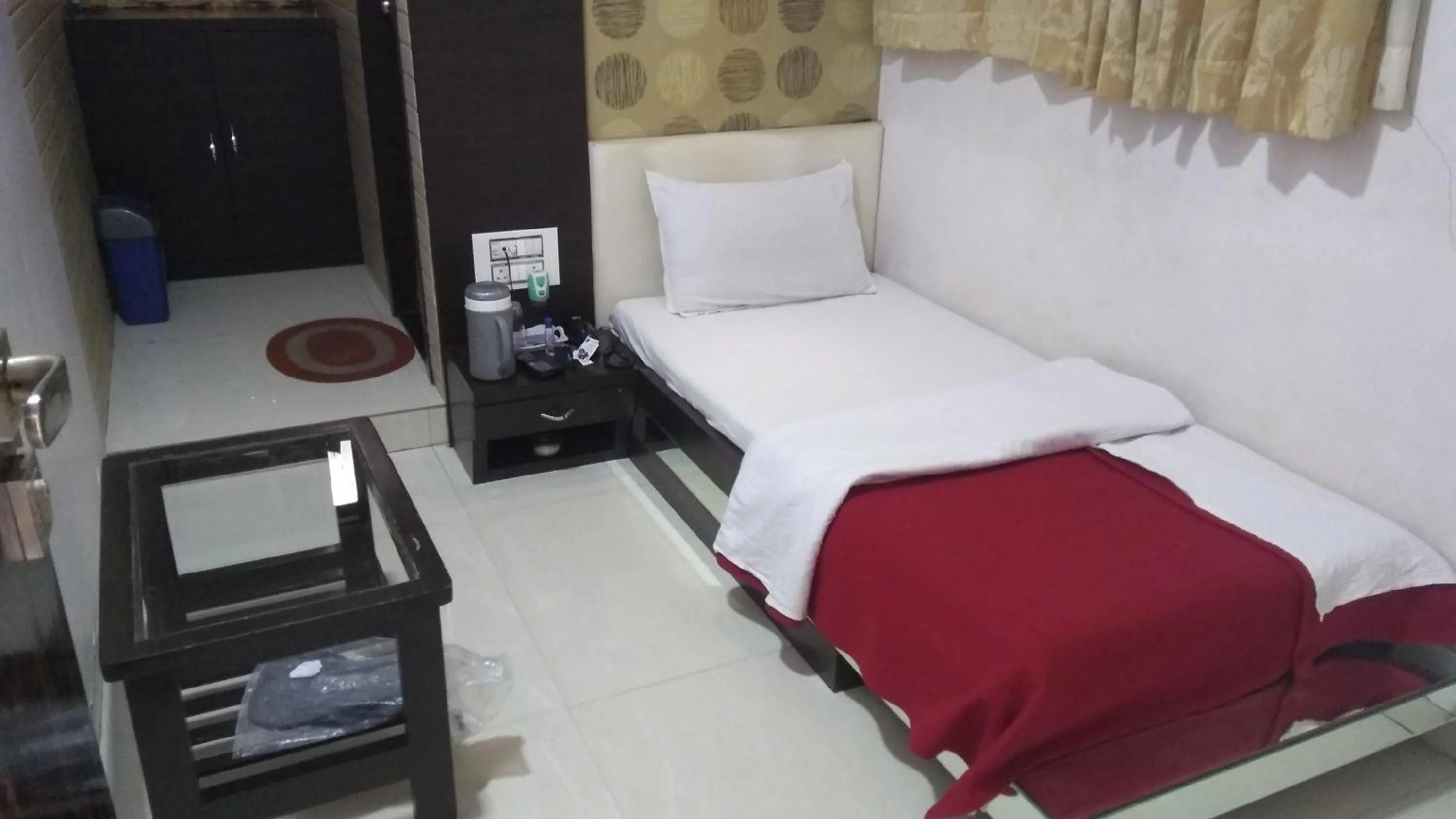 Bed in Hotel Navi Mumbai
