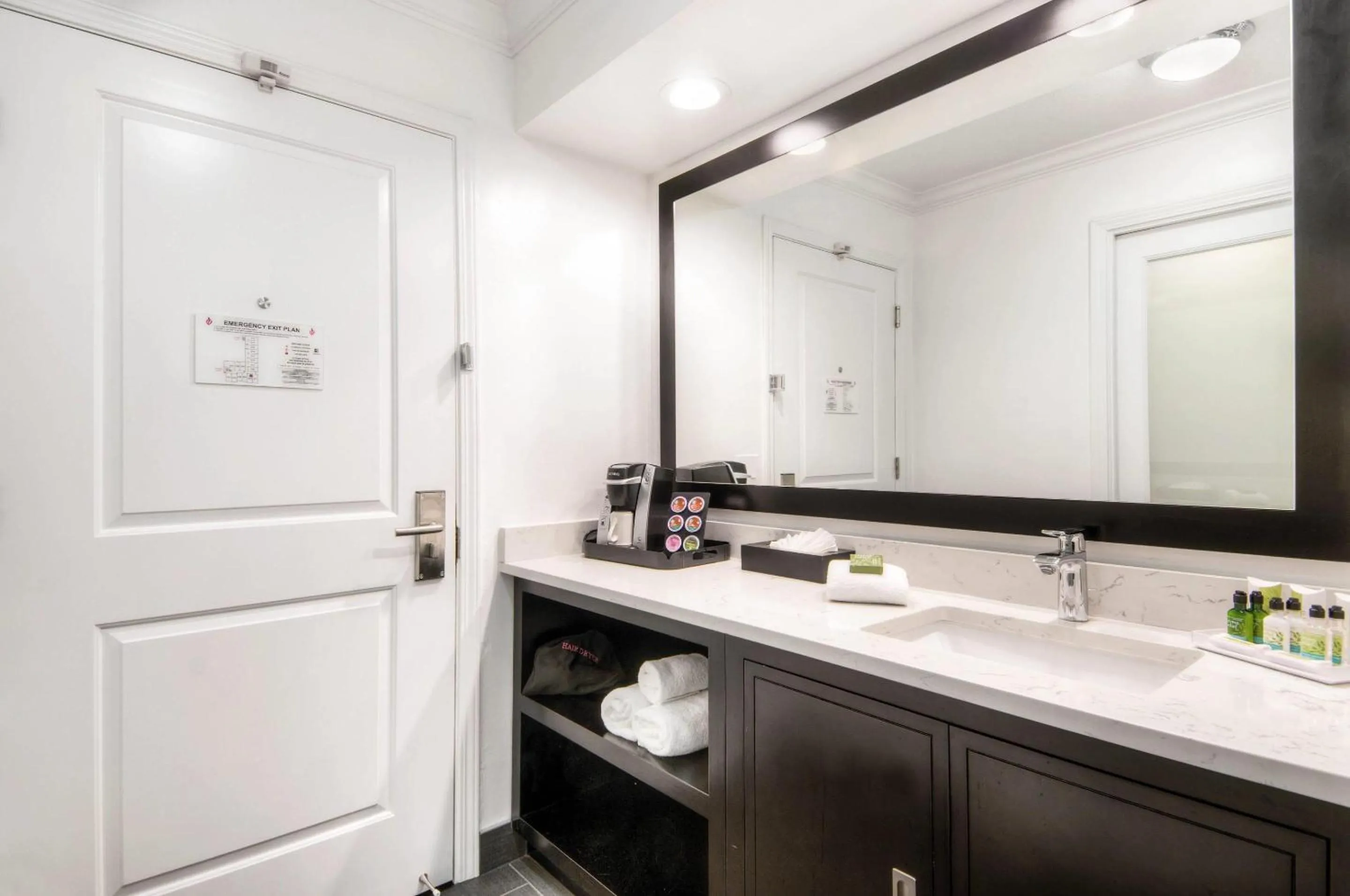 Bathroom in Aggie Inn, an Ascend Collection Hotel