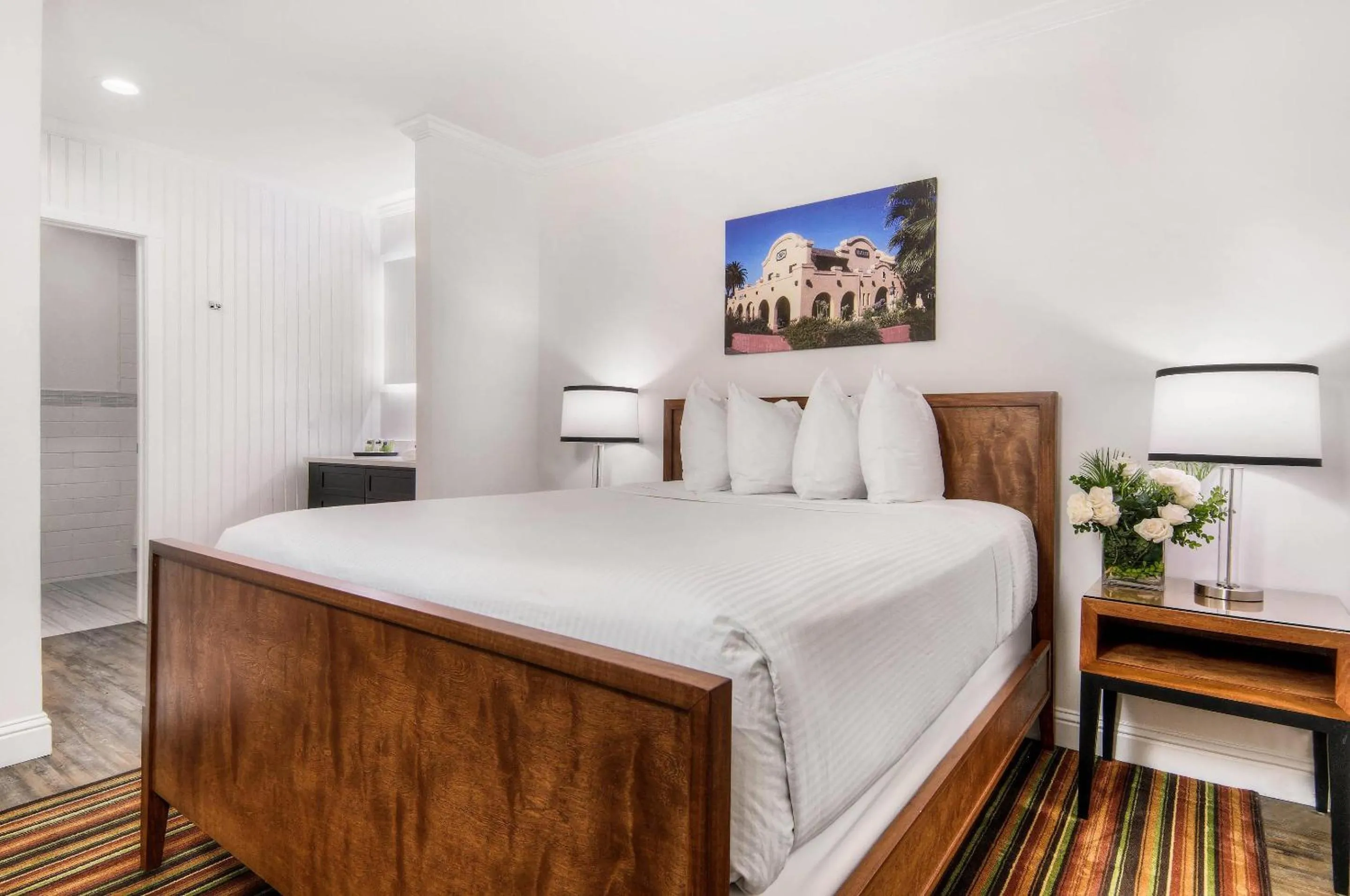 Bedroom, Bed in Aggie Inn, an Ascend Collection Hotel
