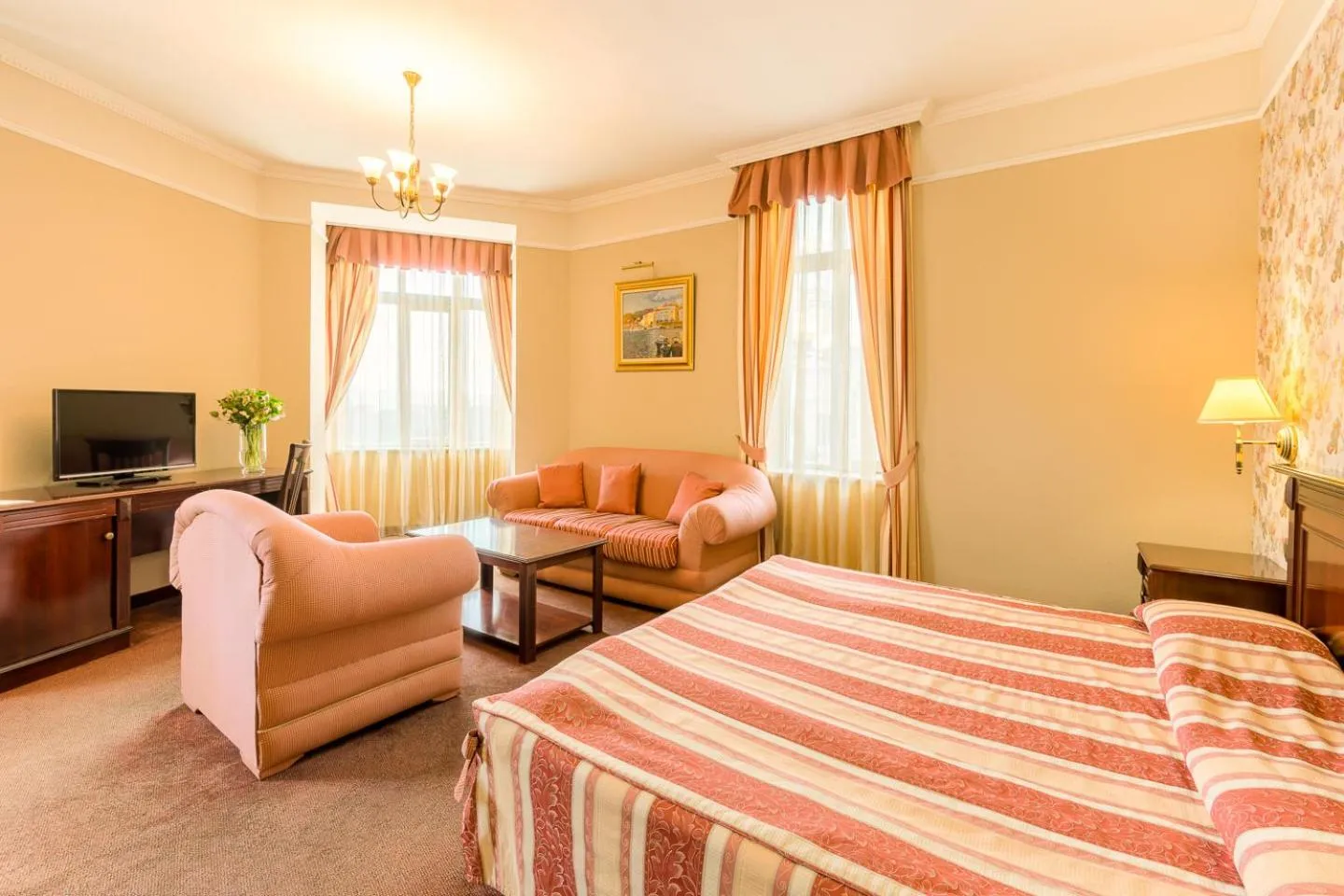 Bed in Boutique Splendid Hotel