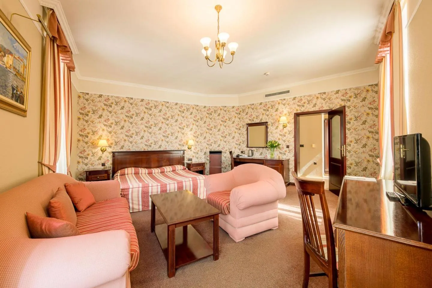 Bed in Boutique Splendid Hotel