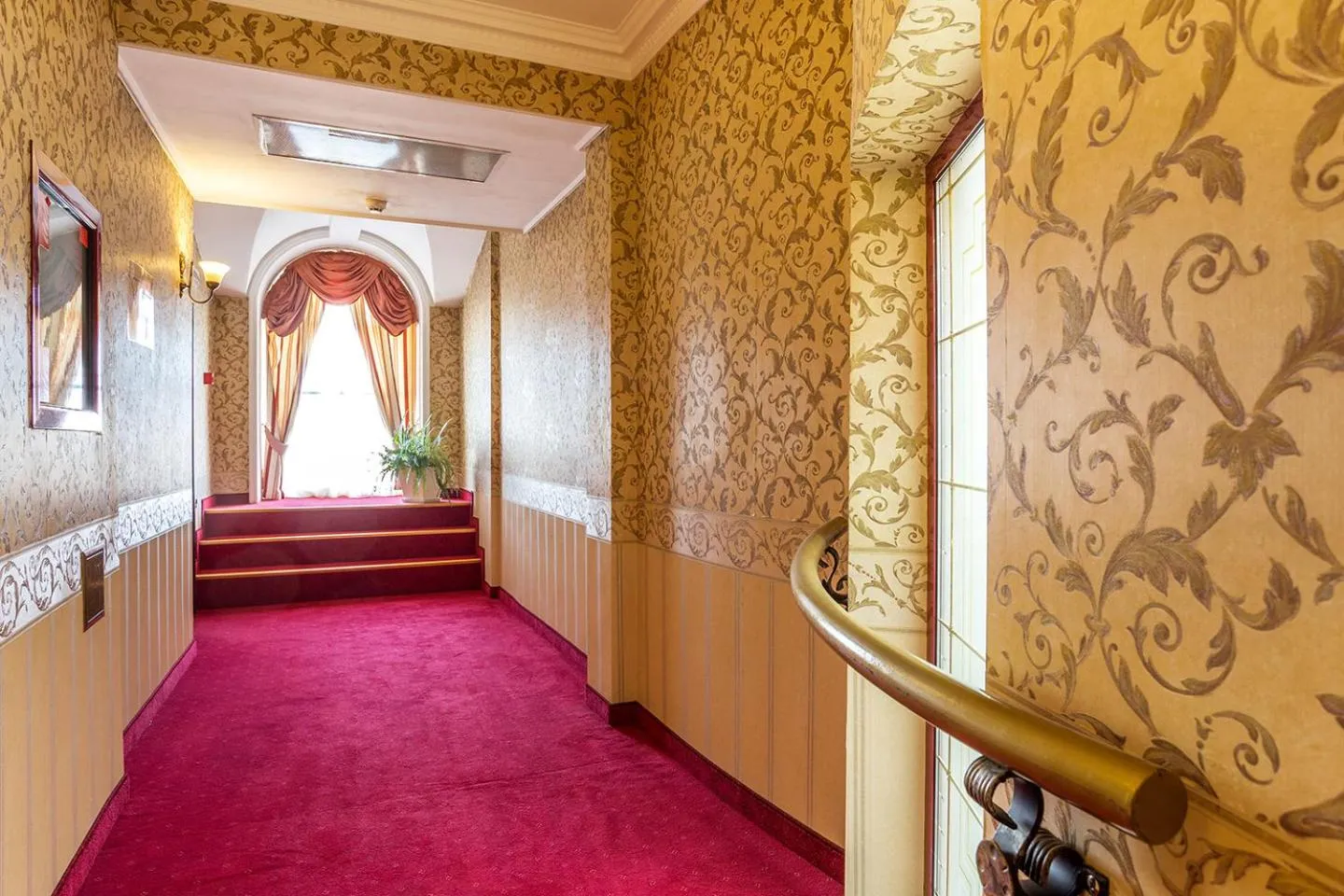 Property building in Boutique Splendid Hotel