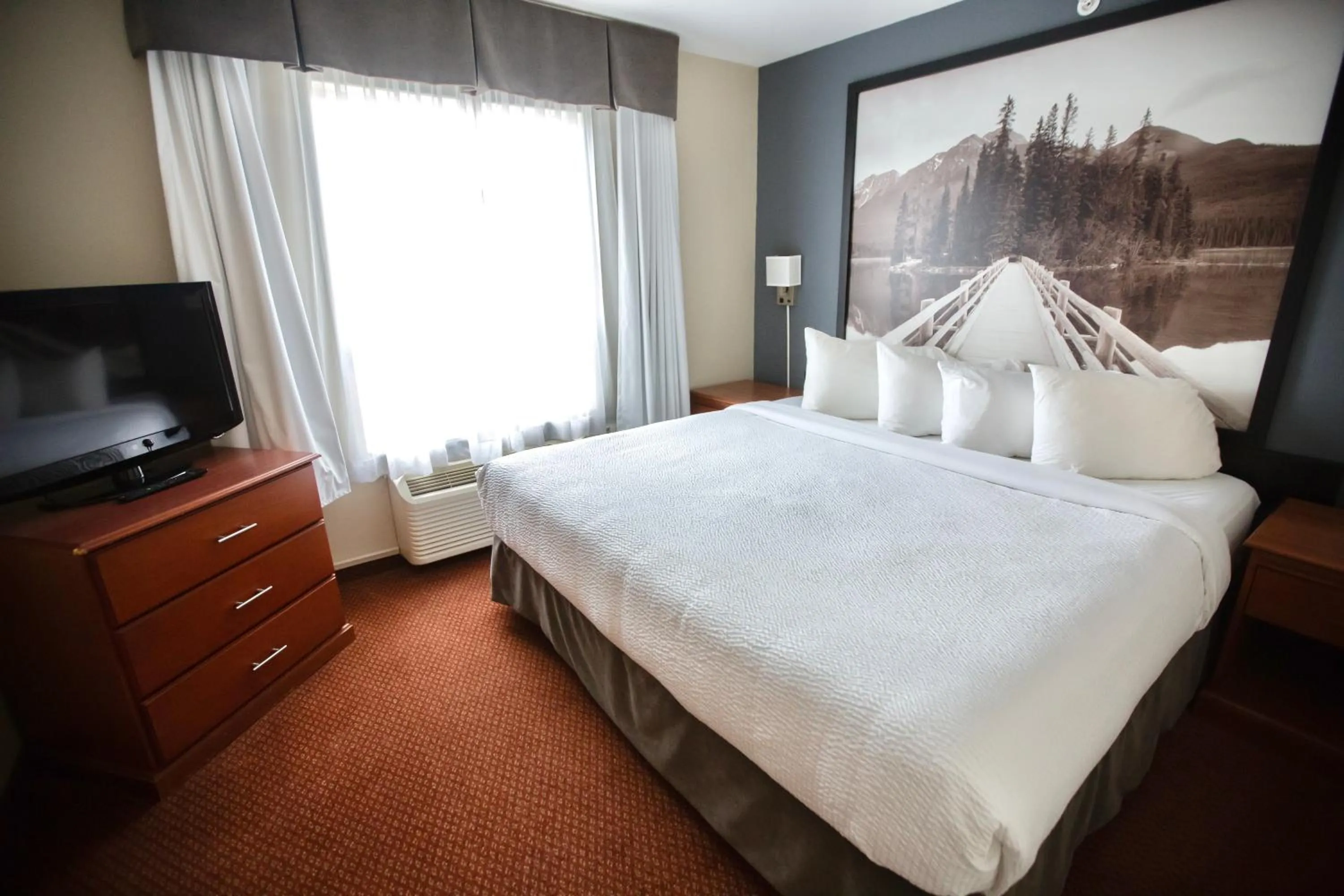 Bedroom, Bed in Super 8 by Wyndham Whitecourt