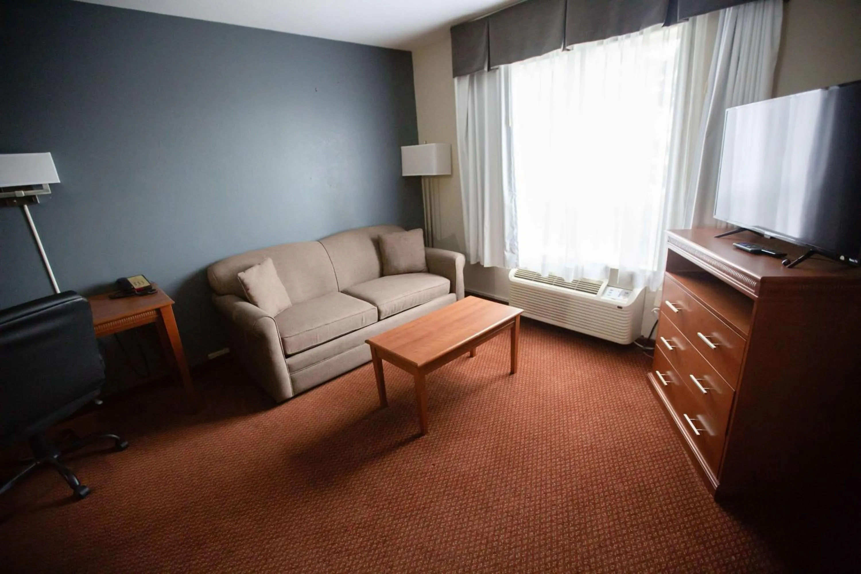 Photo of the whole room in Super 8 by Wyndham Whitecourt