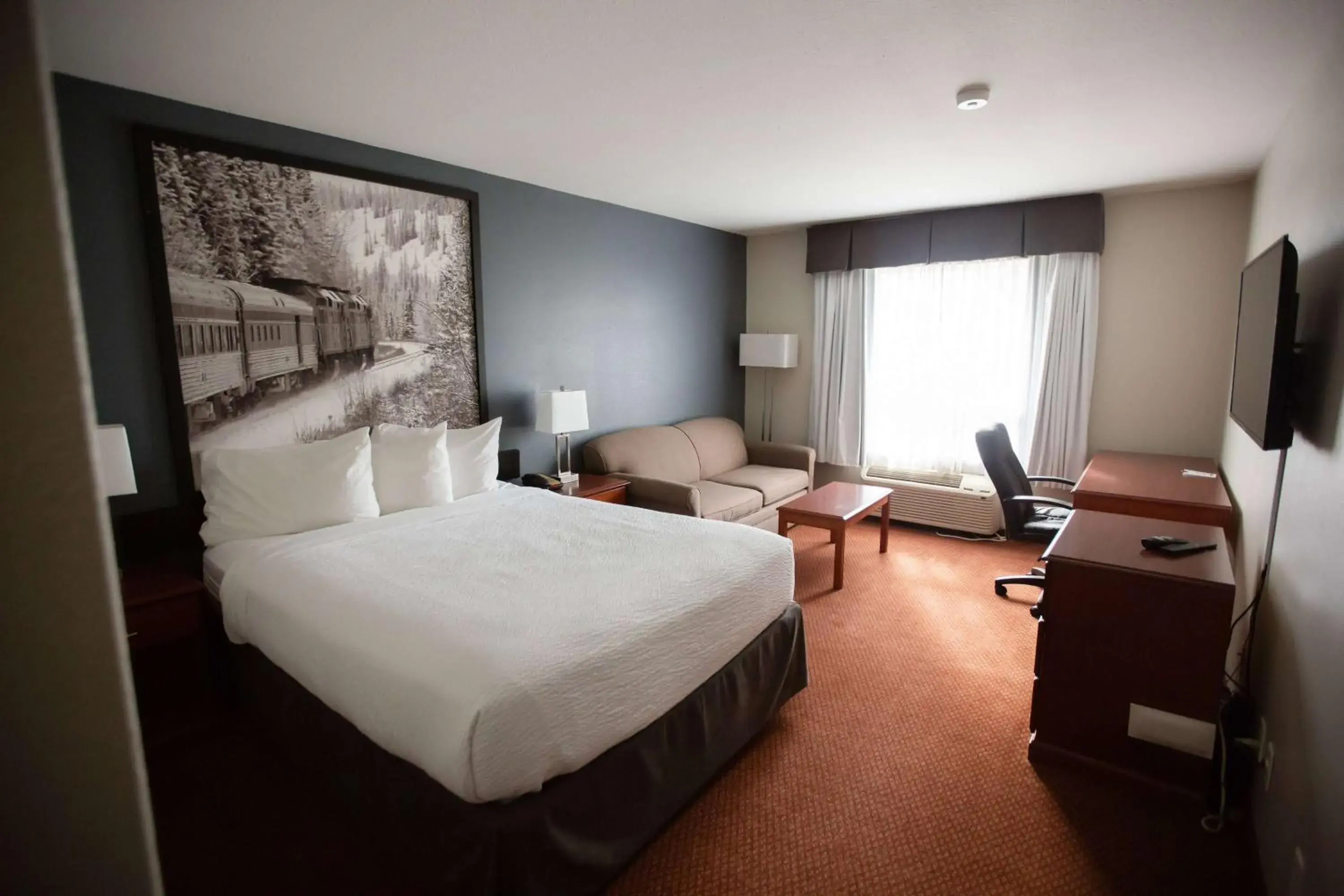 Queen Room - Mobility Access - Pet-Friendly/Non-Smoking in Super 8 by Wyndham Whitecourt Queen Room - Mobility Access - Pet-Friendly/Non-Smoking in Super 8 by Wyndham Whitecourt