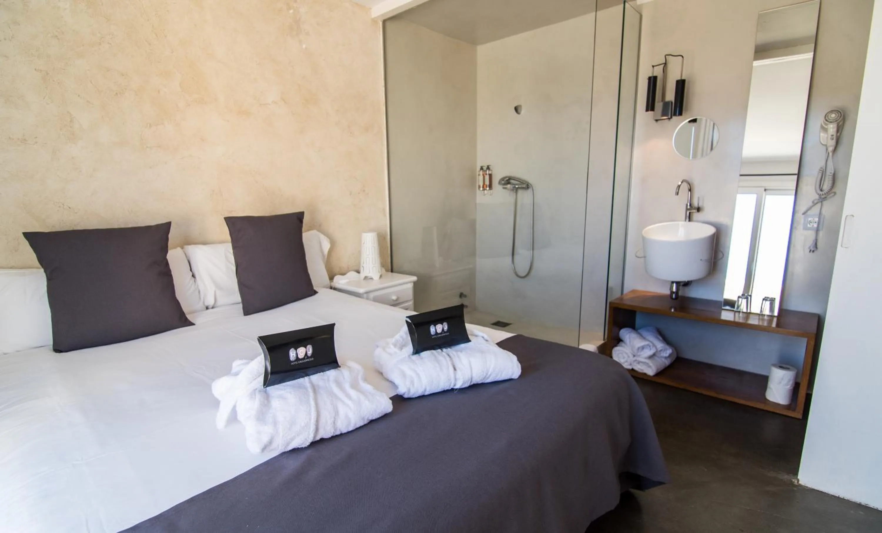 Bedroom, Bed in Hotel Cala Joncols