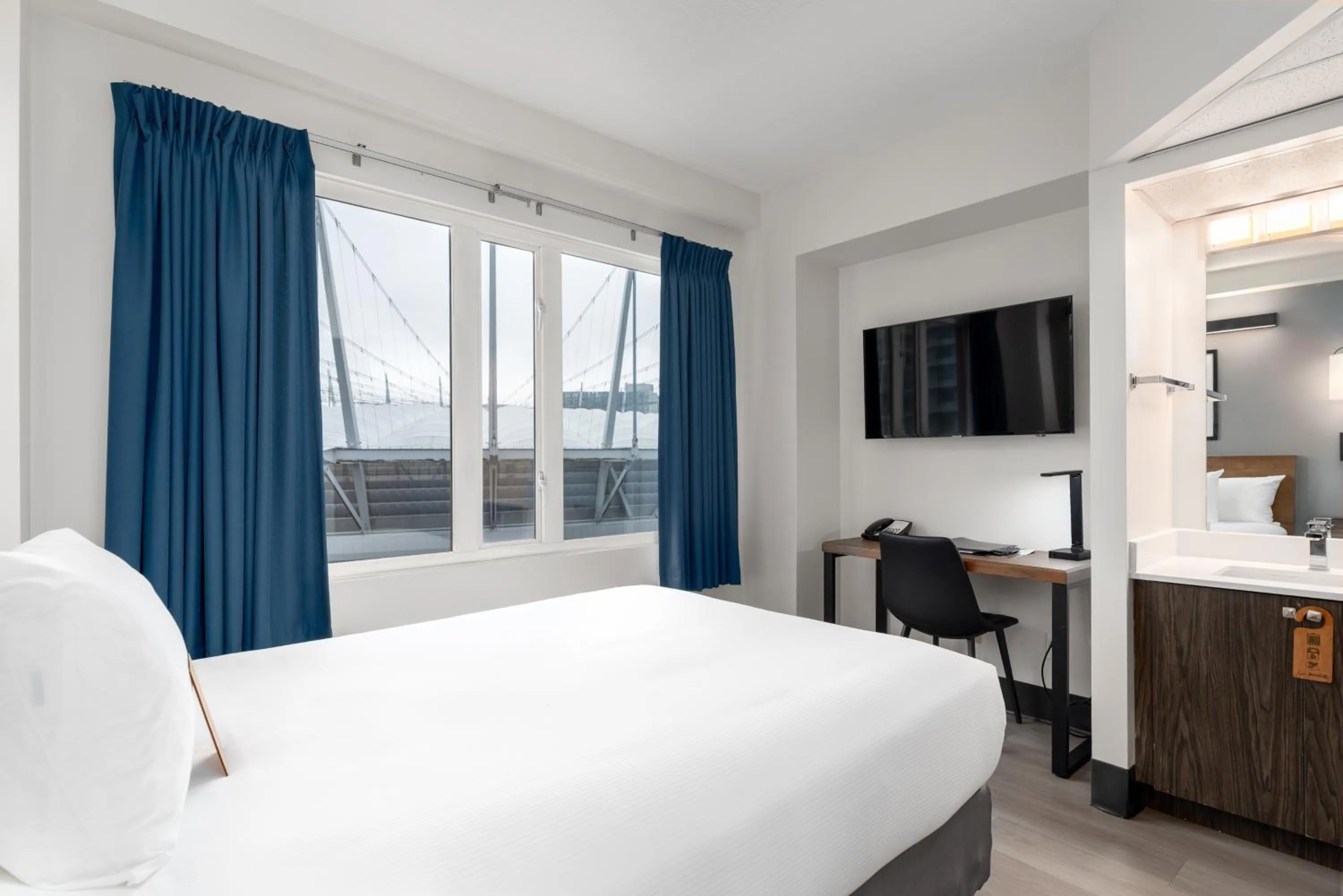 Bed in YWCA Hotel Vancouver