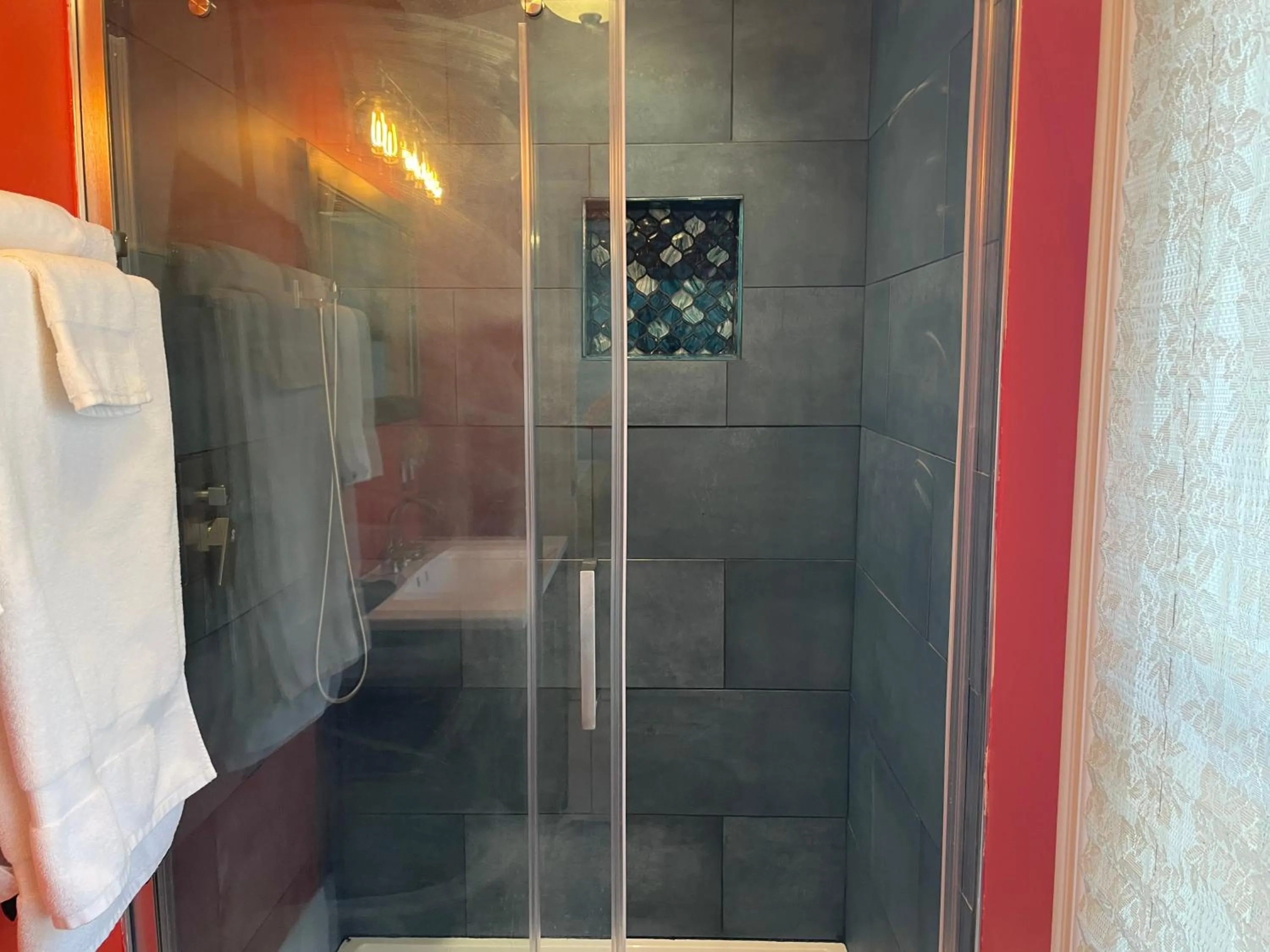 Bathroom in Rose Street Bed & Breakfast