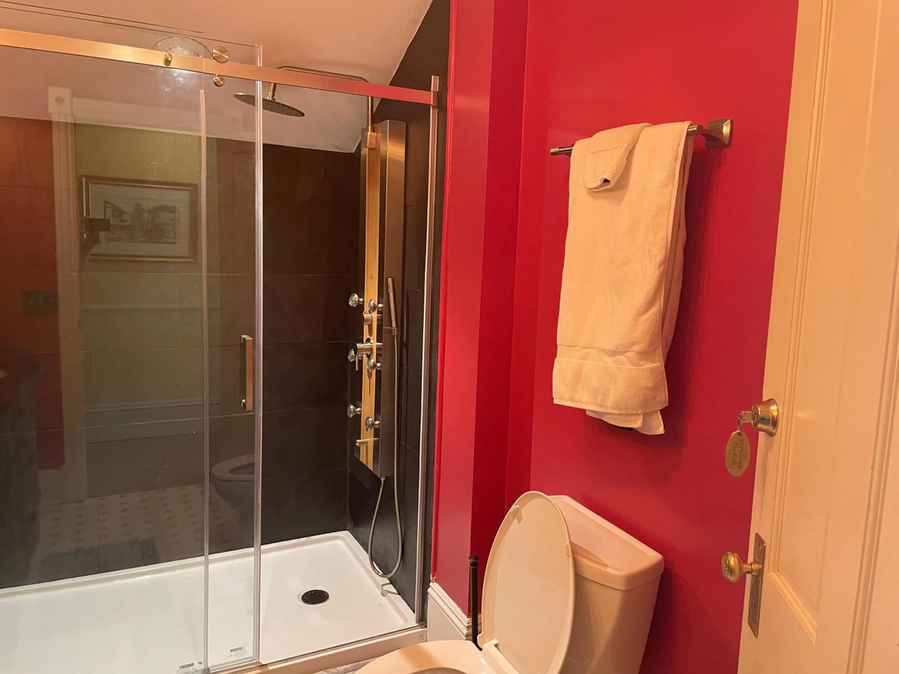 Bathroom in Rose Street Bed & Breakfast