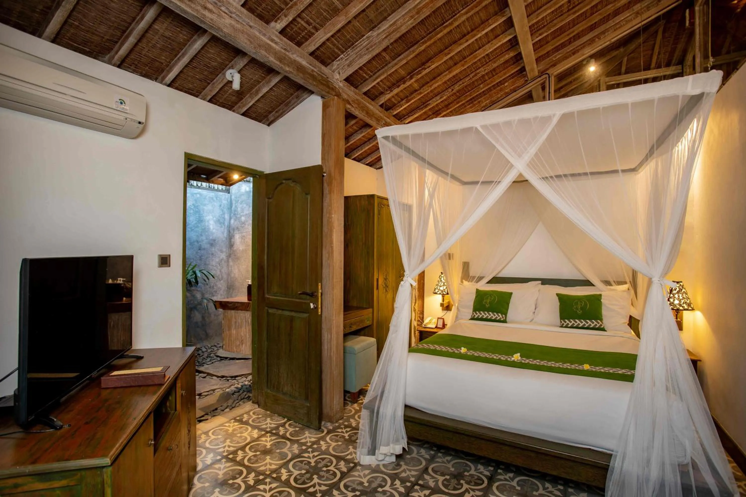 Bed in Arya Villas Ubud