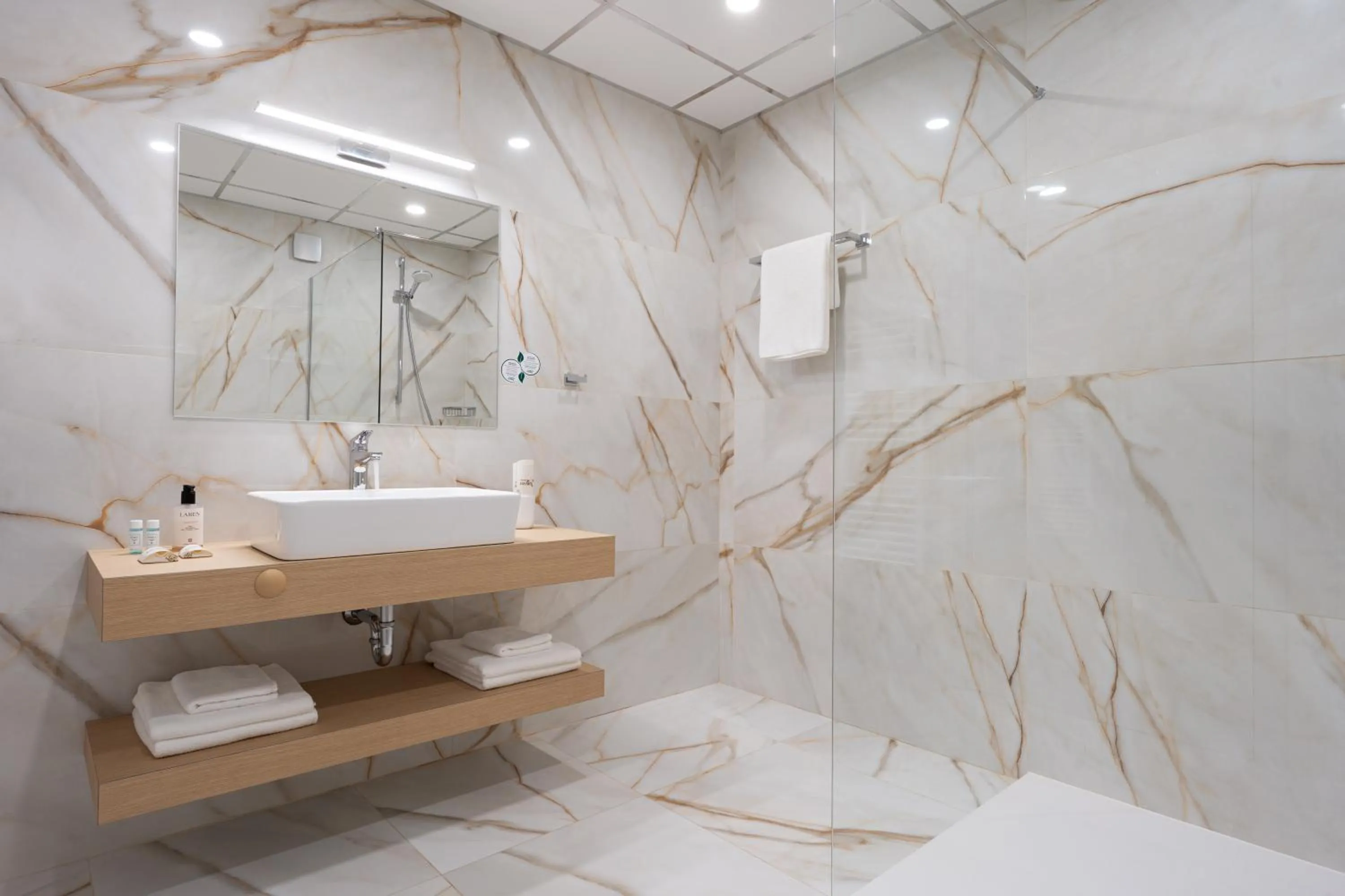 Shower in Jasmin Hotel