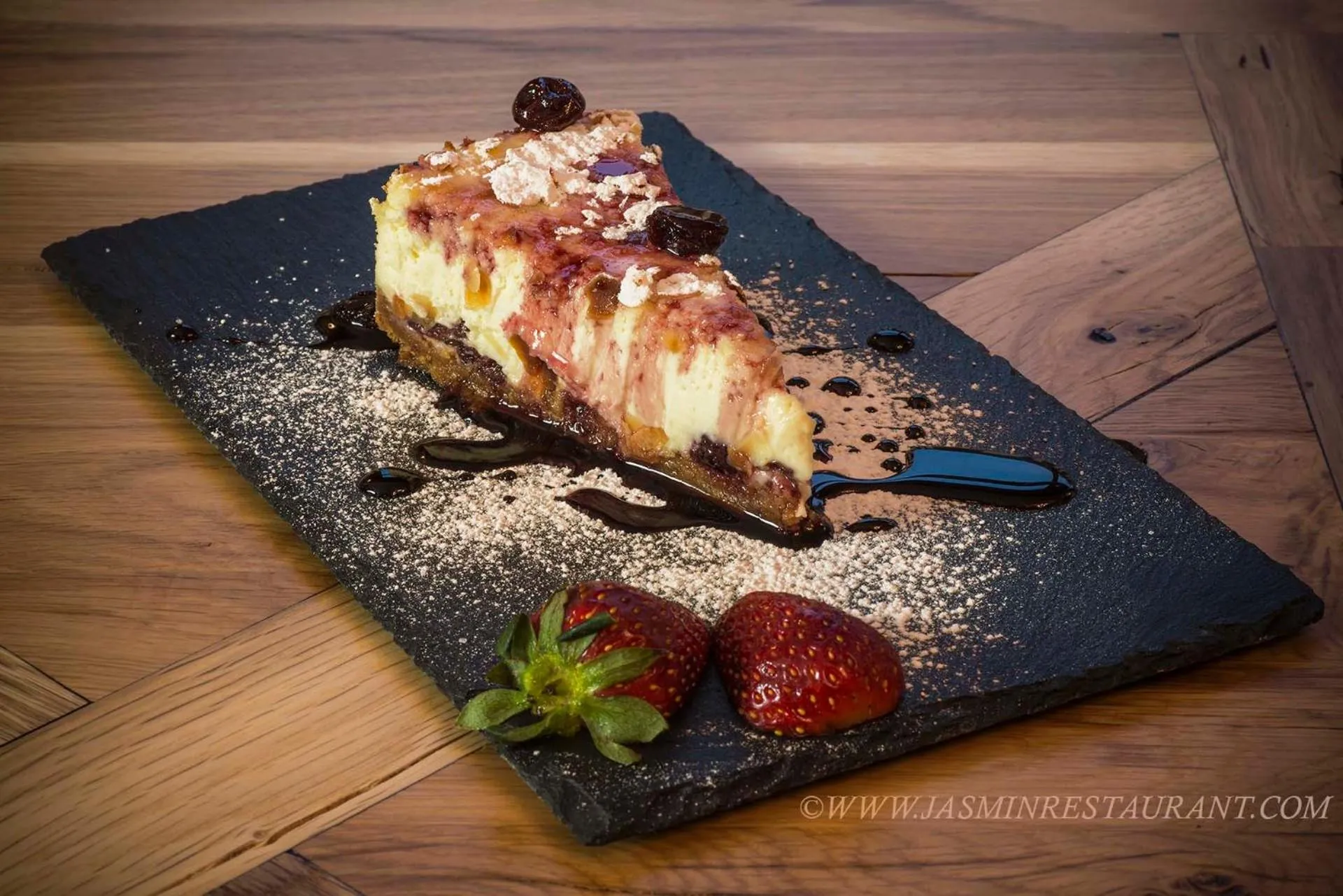 Text overlay in Jasmin Hotel