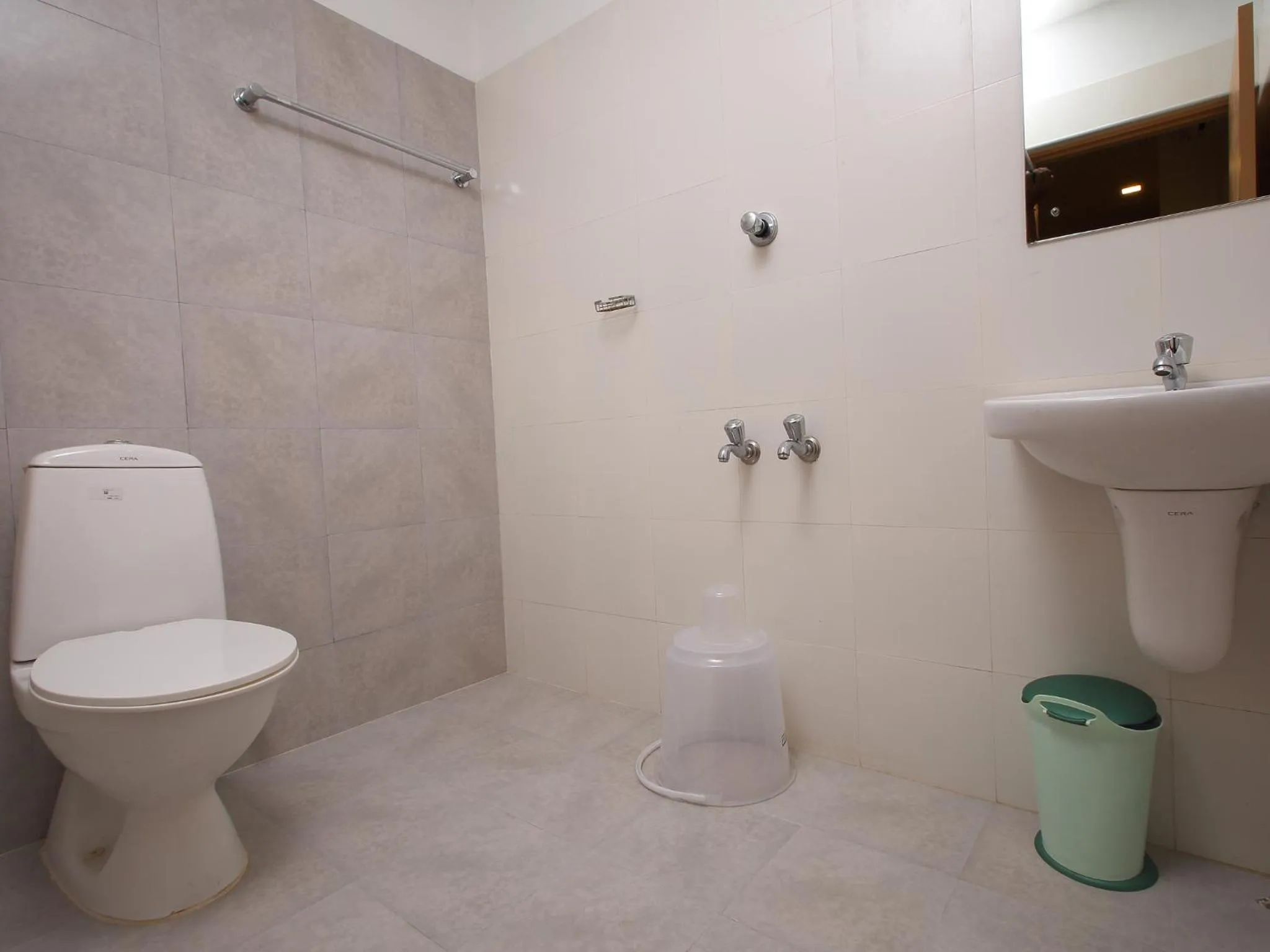 Shower in Prime Palace Hotel - MG Road