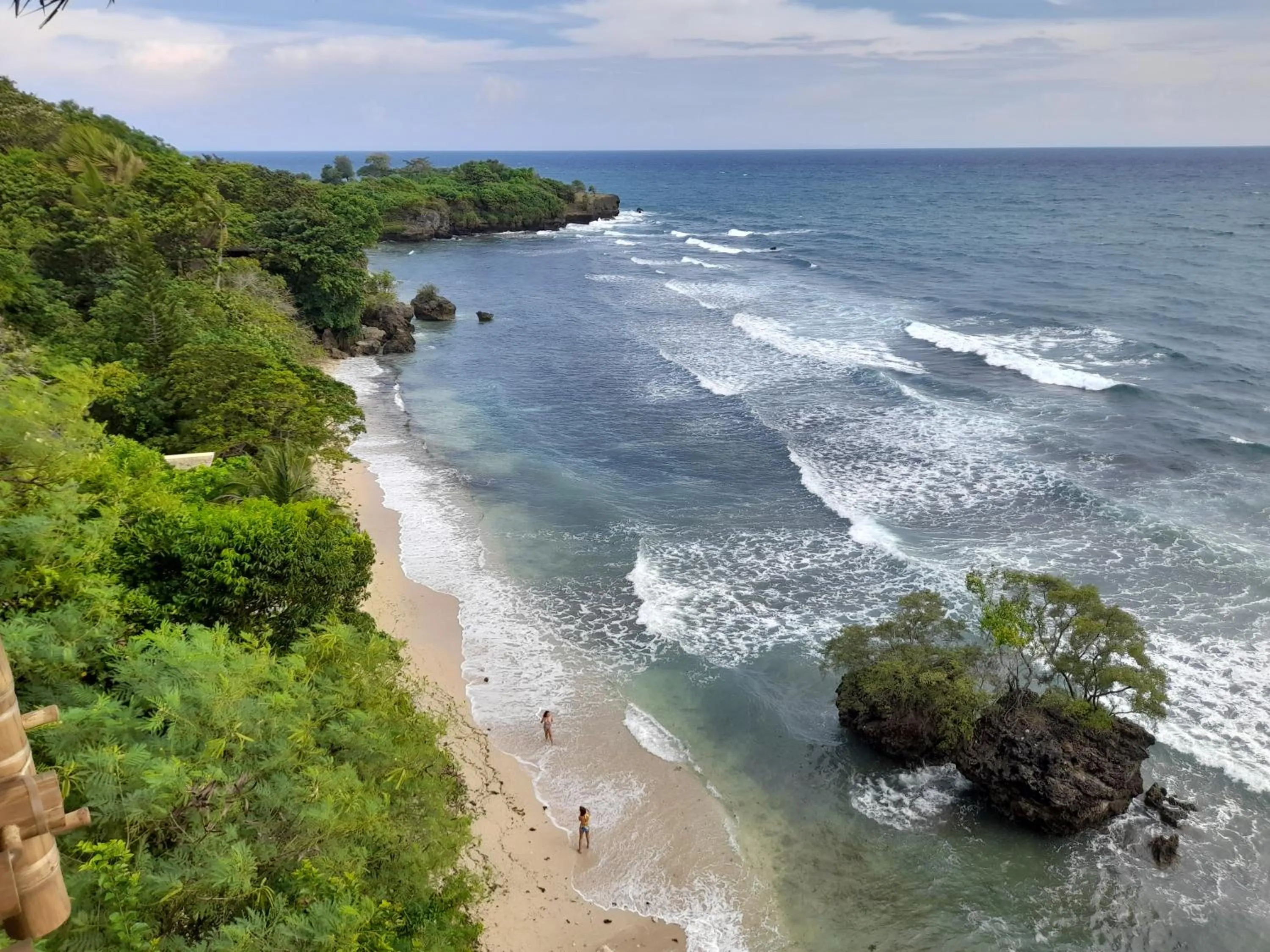 Beach in Kookoo's nest eco-lodge