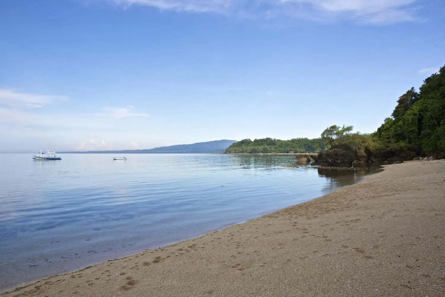 Beach in Kookoo's nest eco-lodge