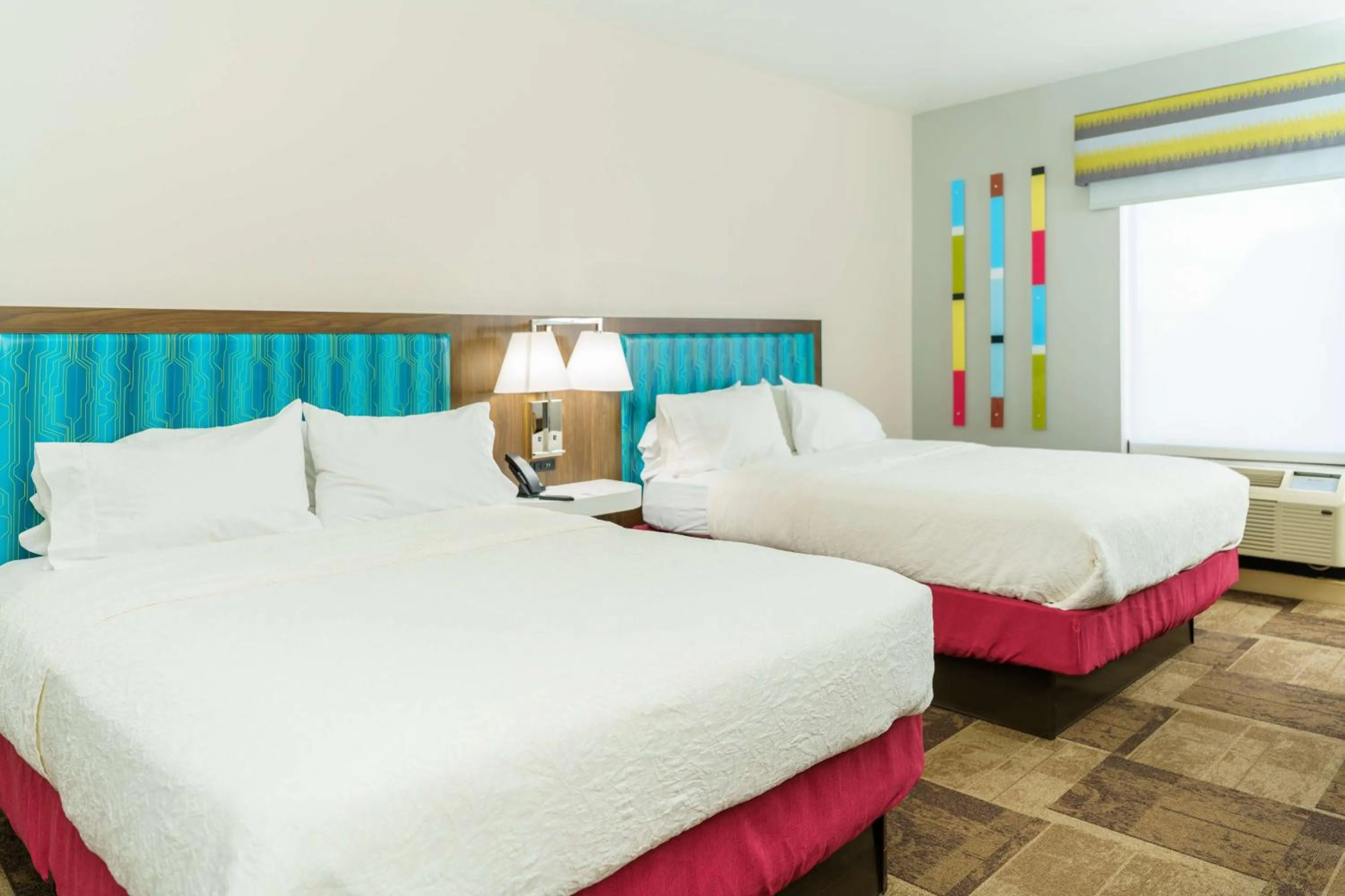 Bed in Hampton Inn Garden City