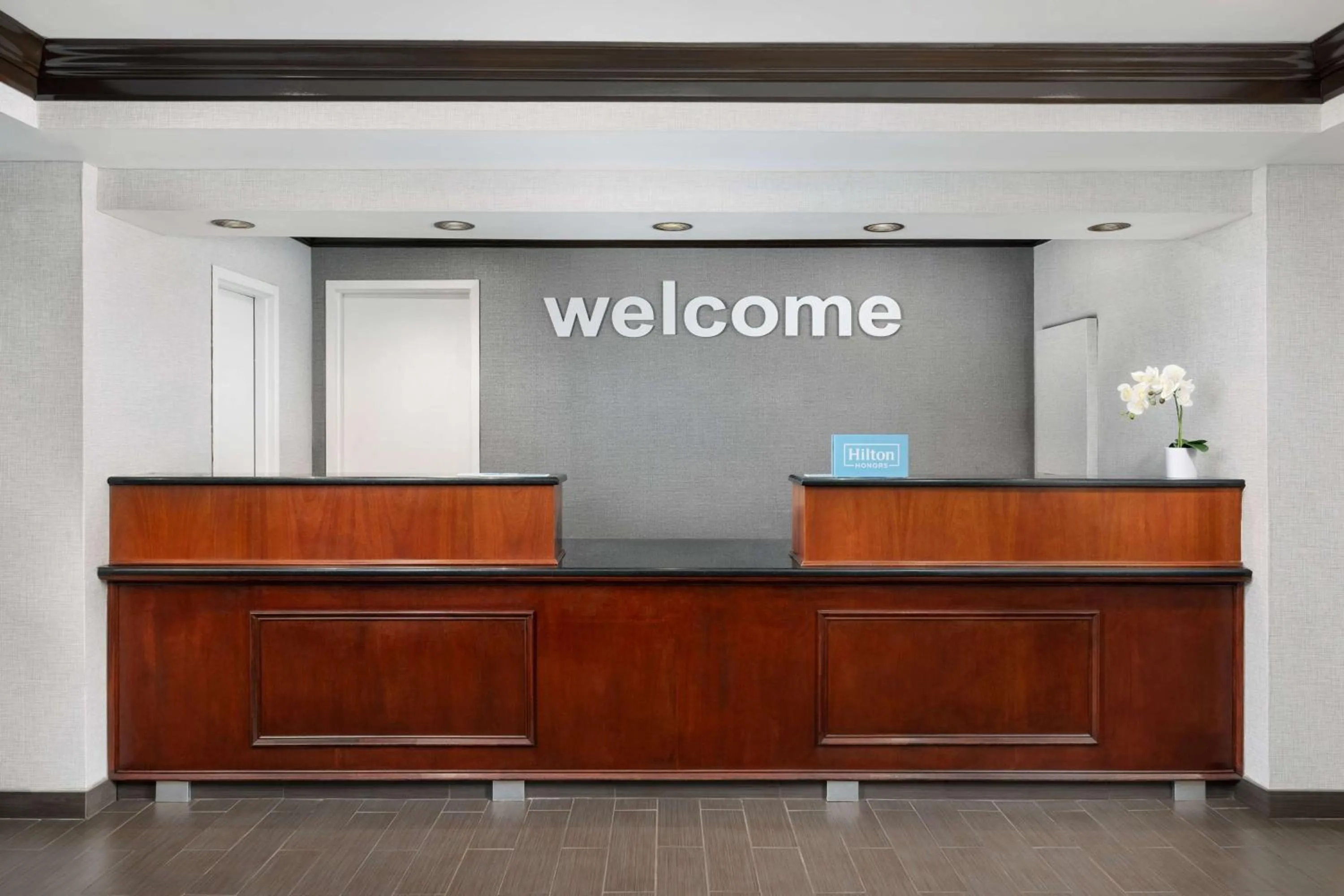 Lobby or reception in Hampton Inn Long Island/Islandia