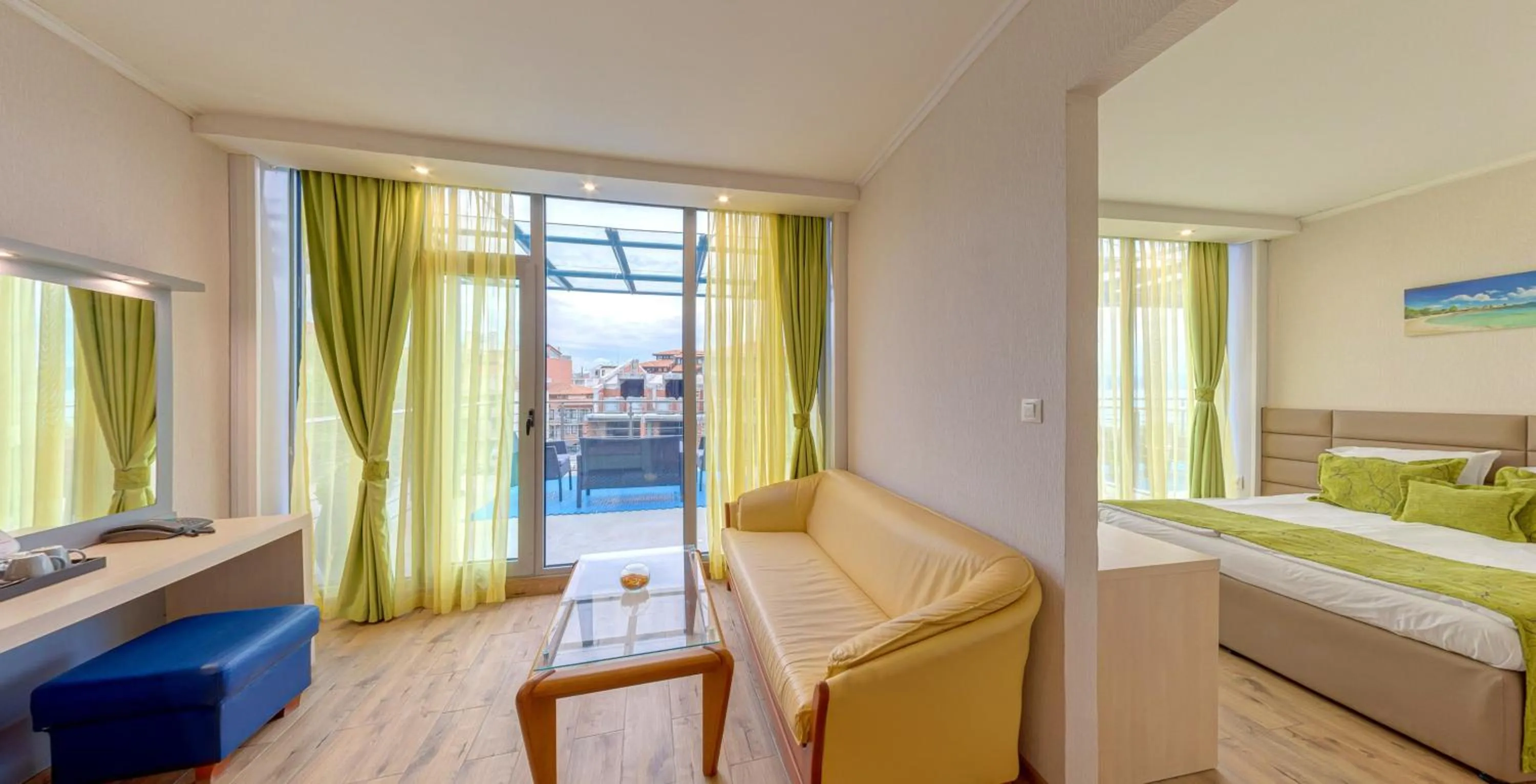 One-Bedroom Apartment in Sol Marina Palace Hotel - All Inclusive & Adults Only