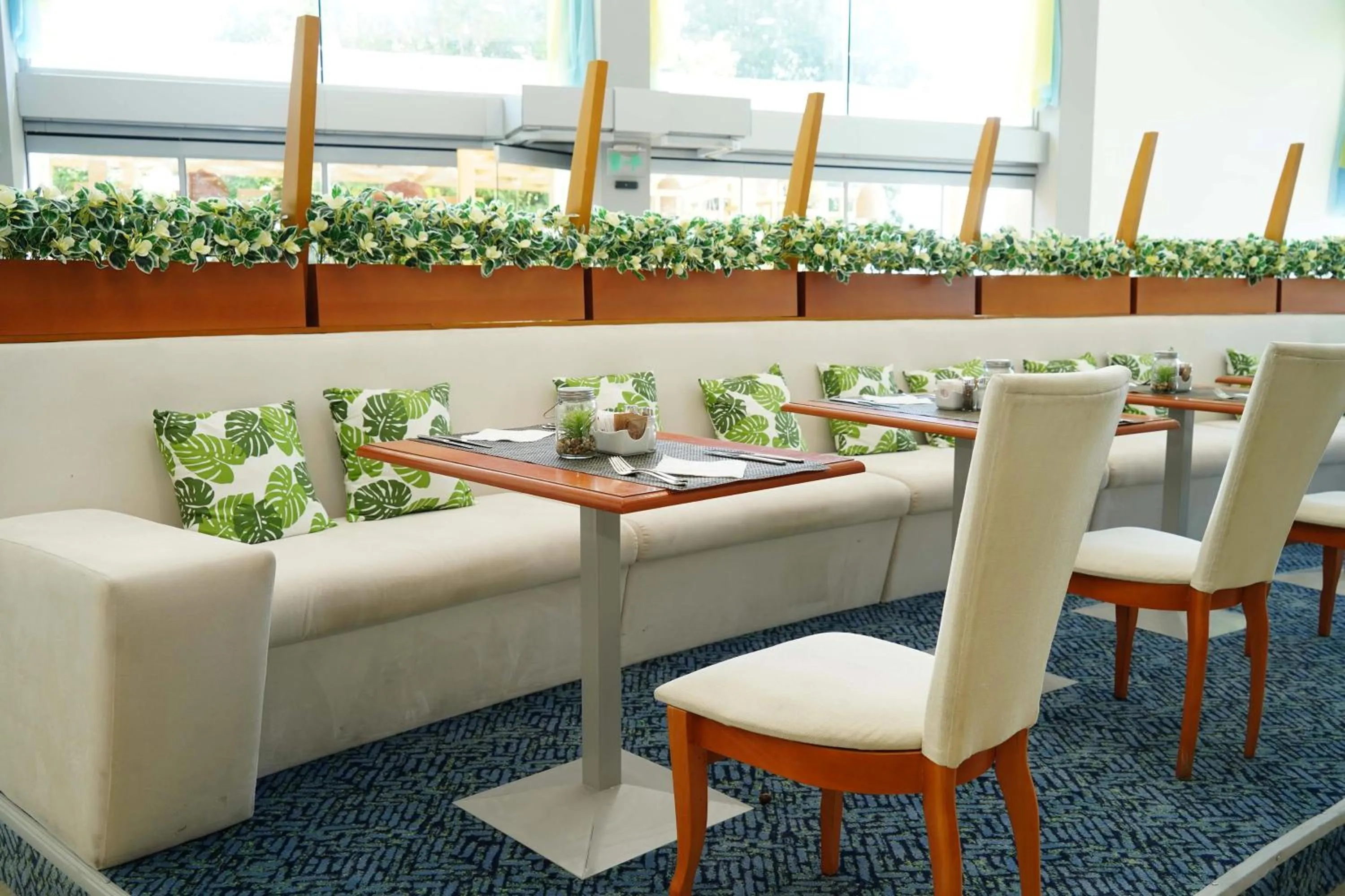 Restaurant/places to eat in Hotel Marina Palace, Affiliated by Meliá