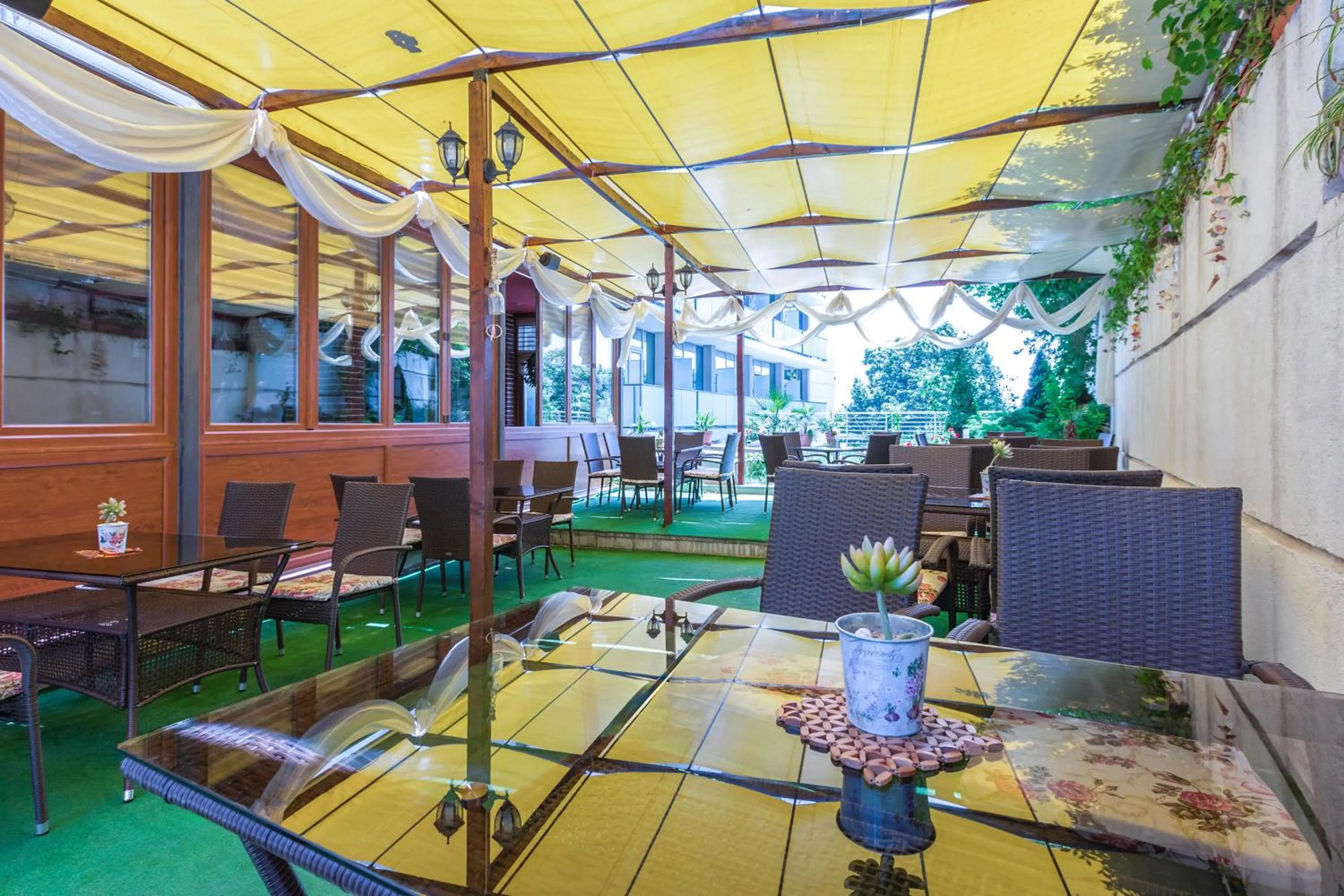 Restaurant/places to eat in Hotel Marina Palace, Affiliated by Meliá