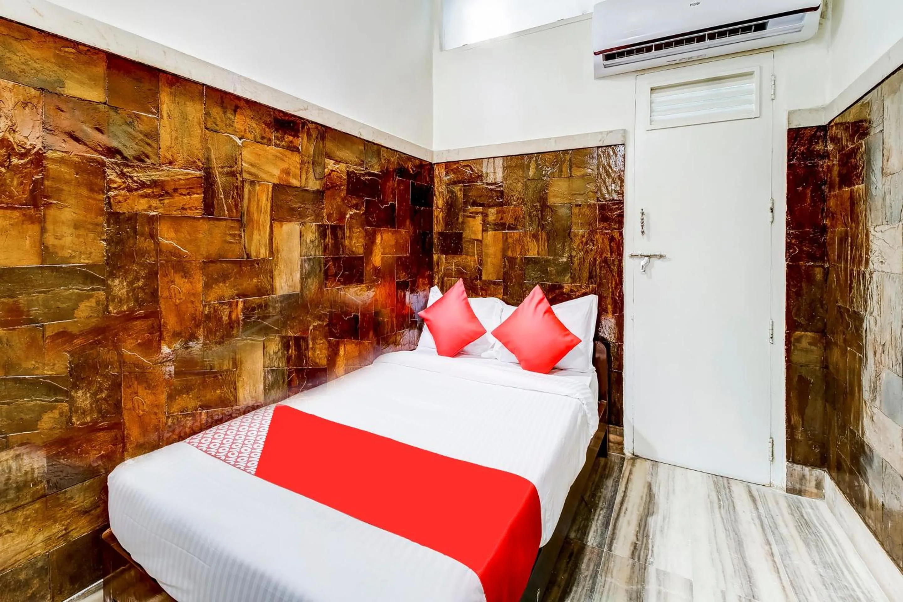 Bedroom, Bed in Super Hotel O Dreamland