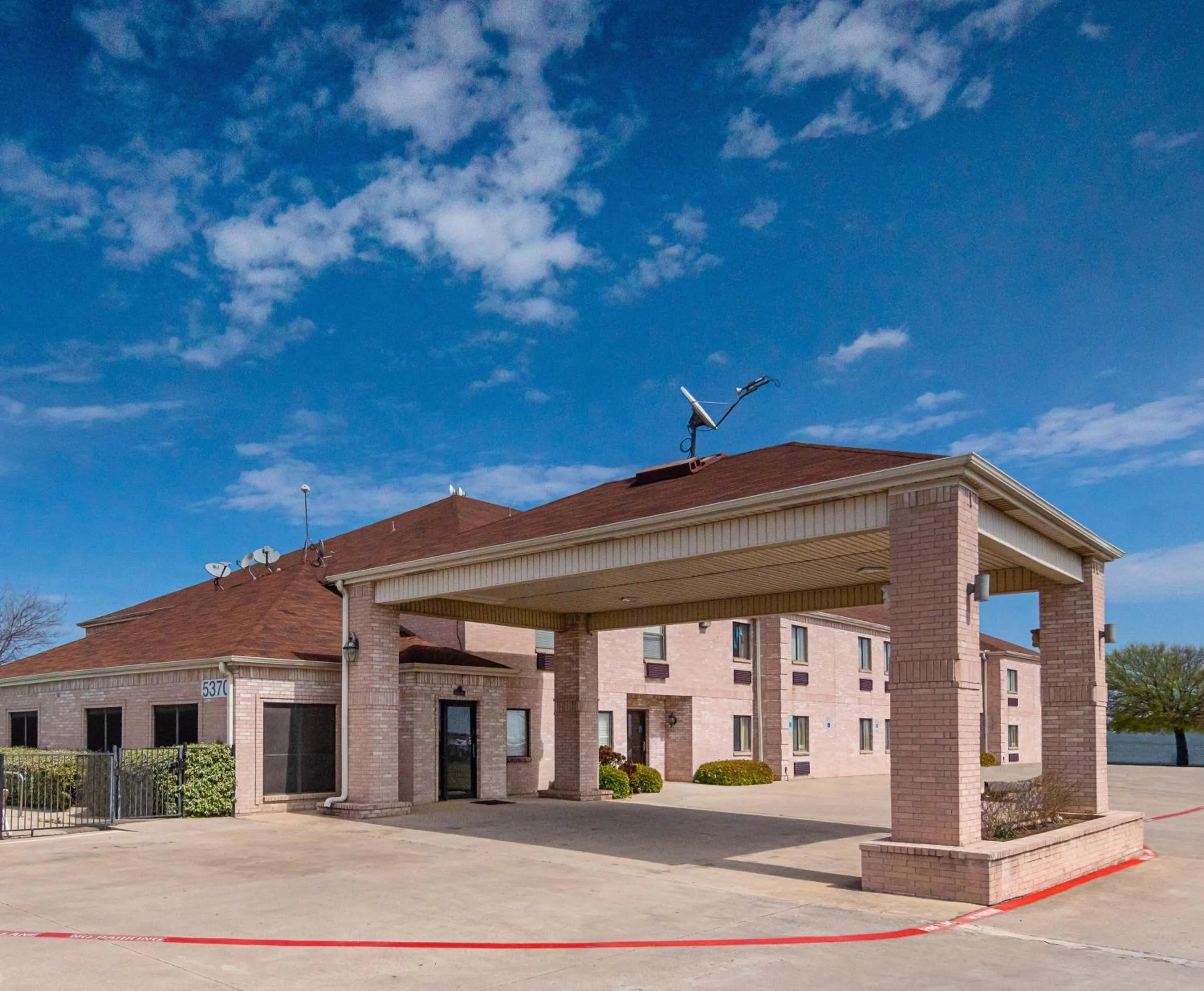 Property building in Red Roof Inn Fort Worth - Saginaw
