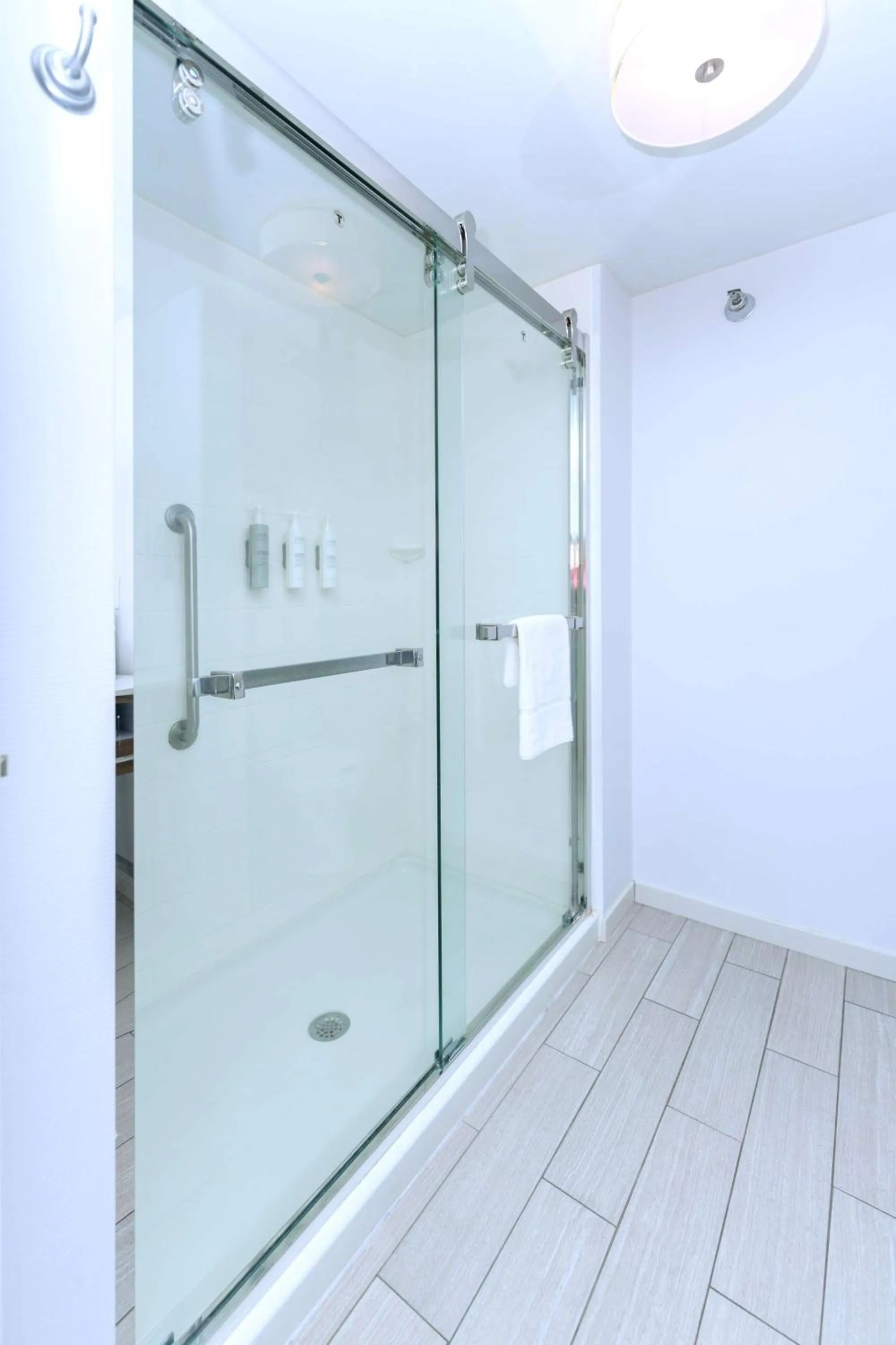 Bathroom in Hampton Inn Hays-North of I-70