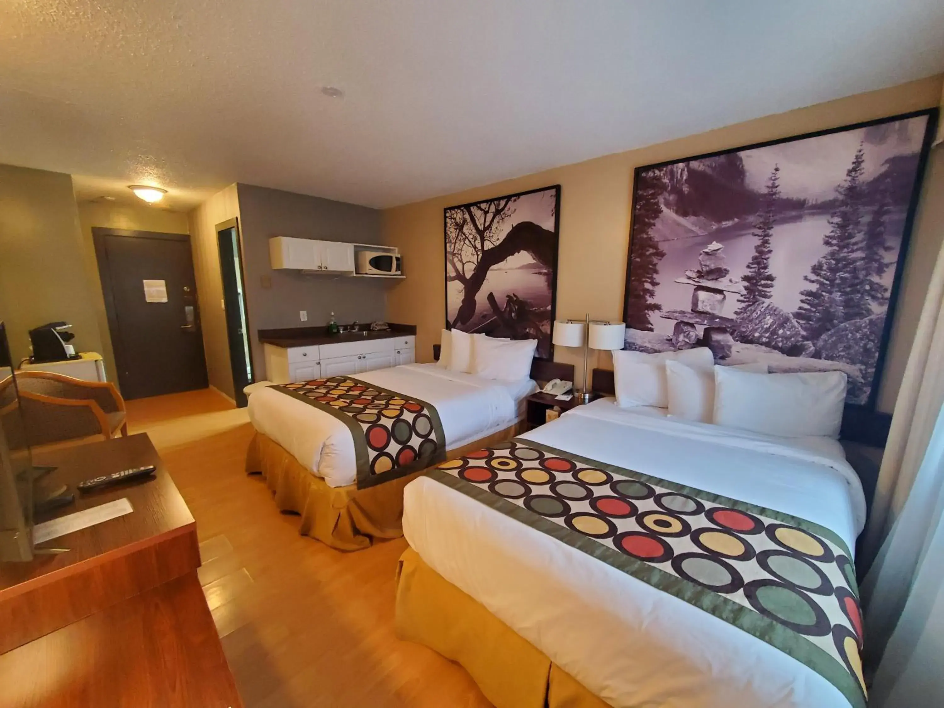 Deluxe Double Studio with Two Double Beds - Non-Smoking in Super 8 by Wyndham Duncan Deluxe Double Studio with Two Double Beds - Non-Smoking in Super 8 by Wyndham Duncan