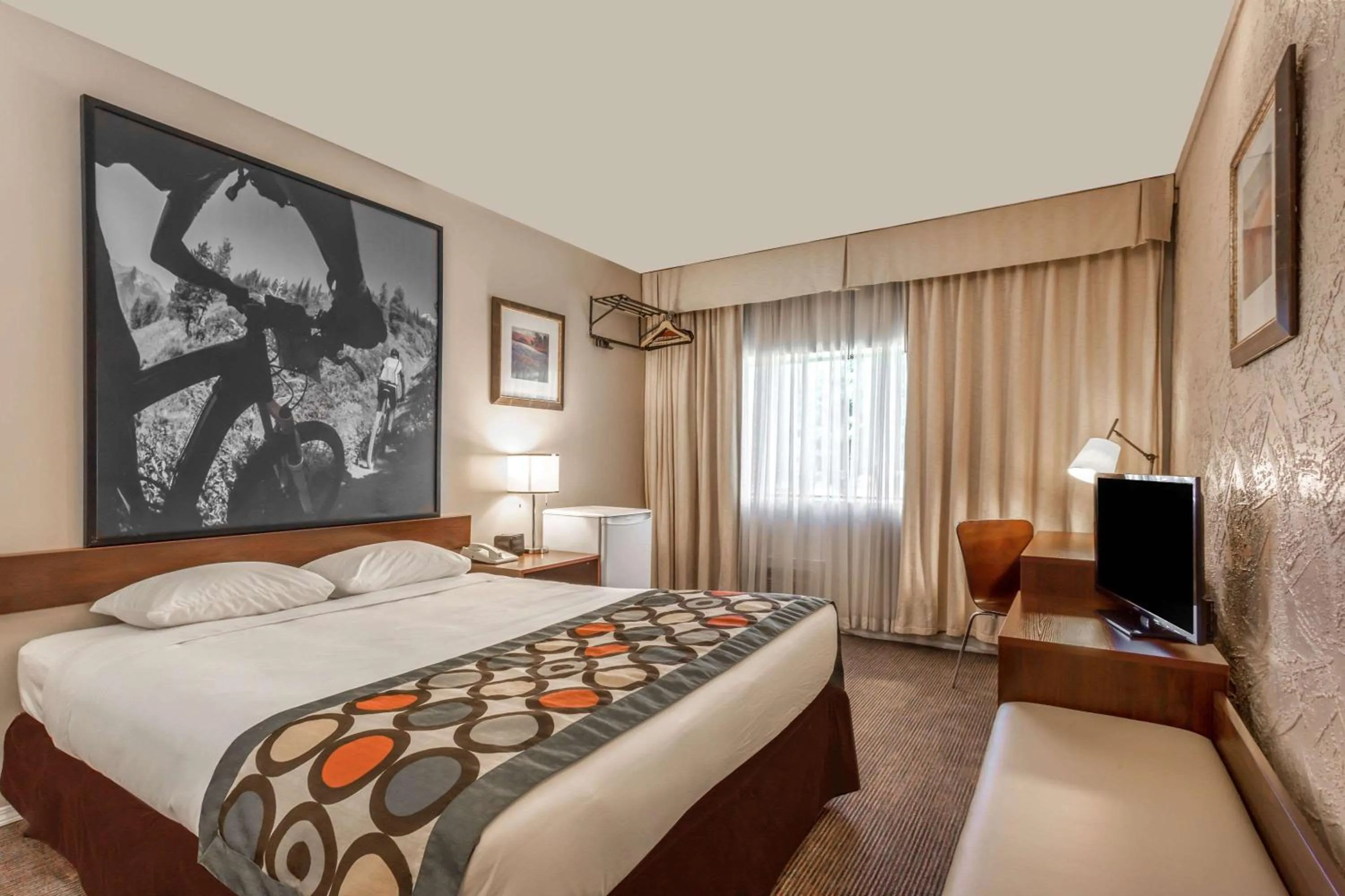 On site, Bed in Super 8 by Wyndham Duncan