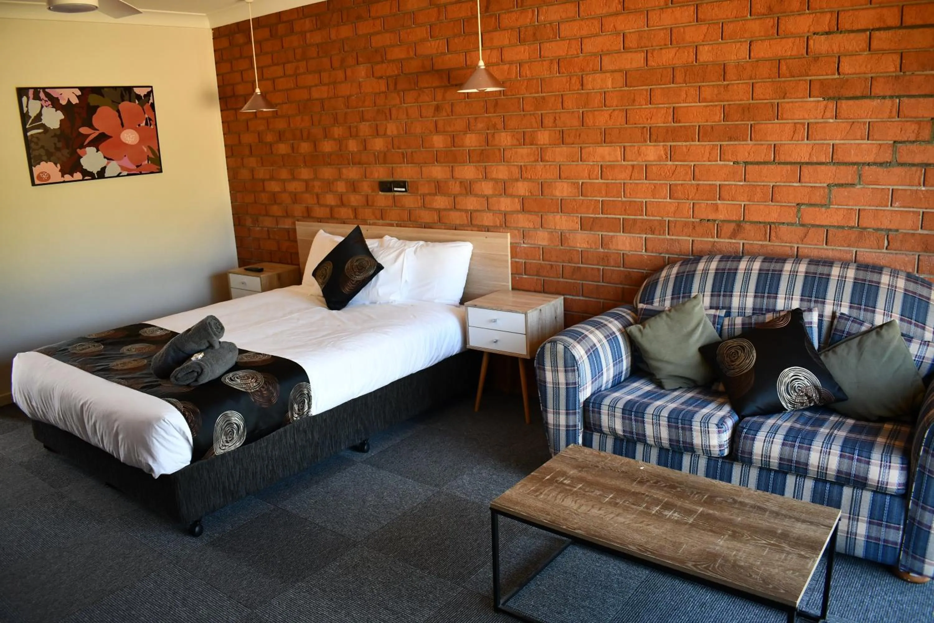 Bed in Berrigan Motel