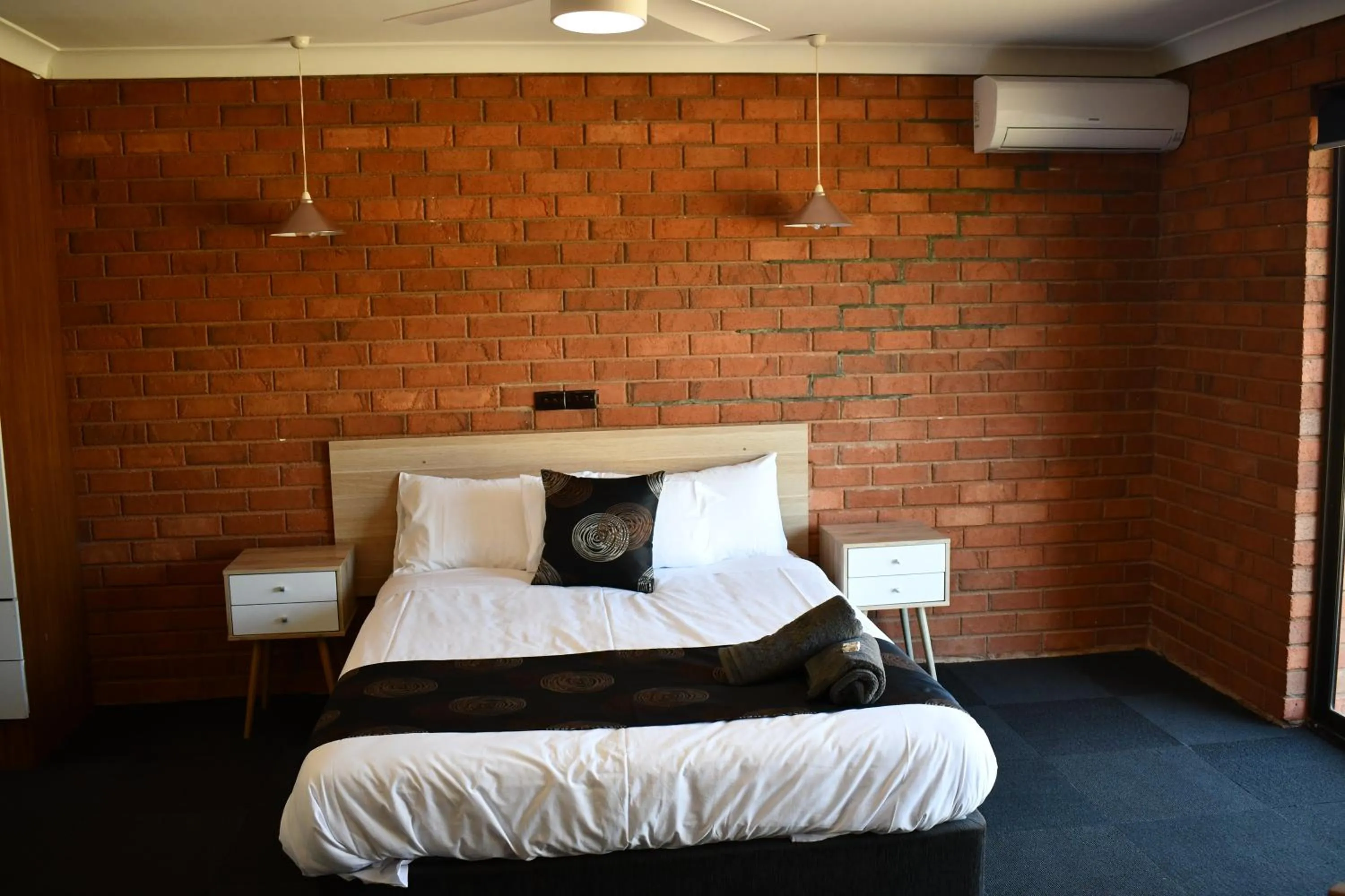 Bed in Berrigan Motel