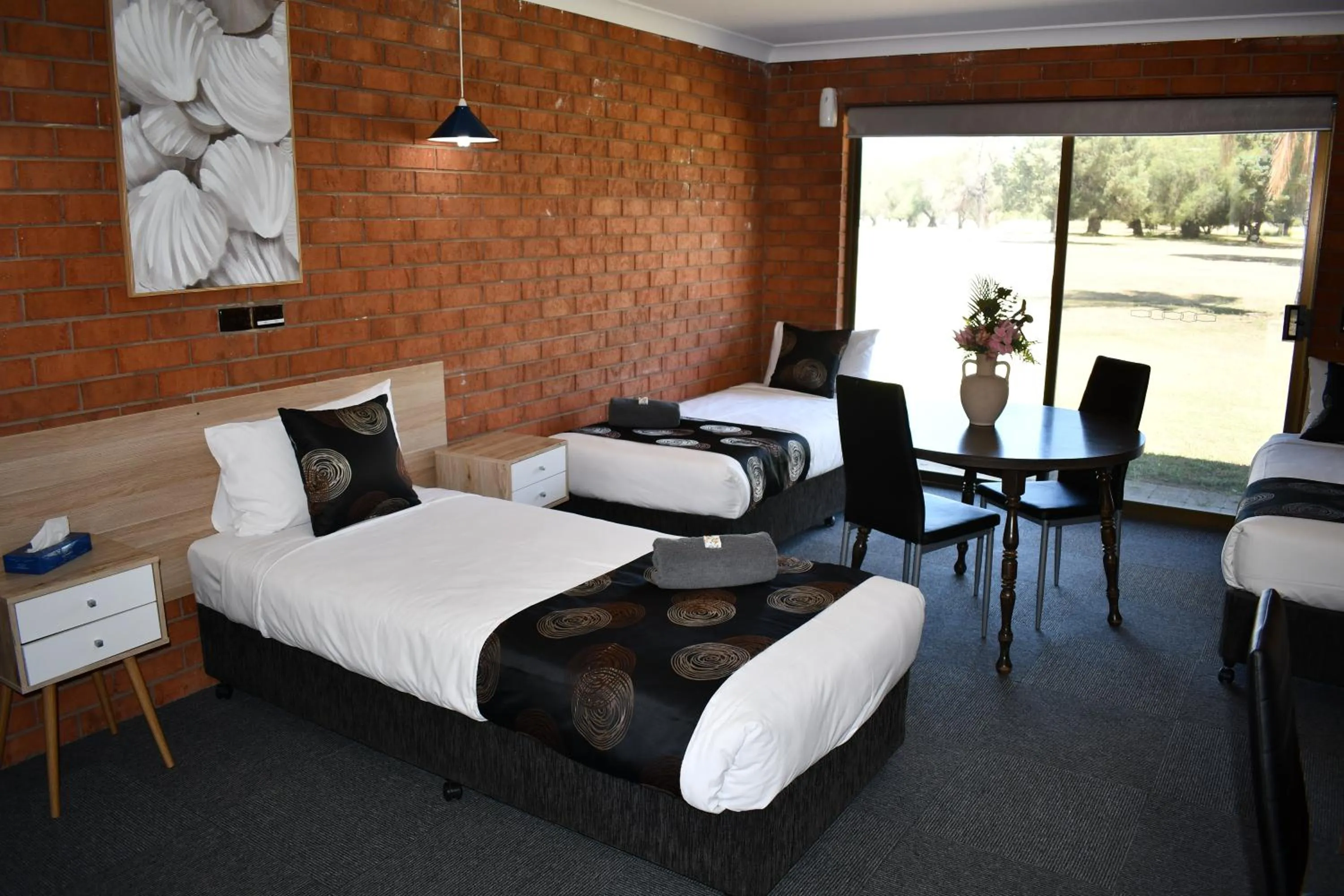 Bed in Berrigan Motel