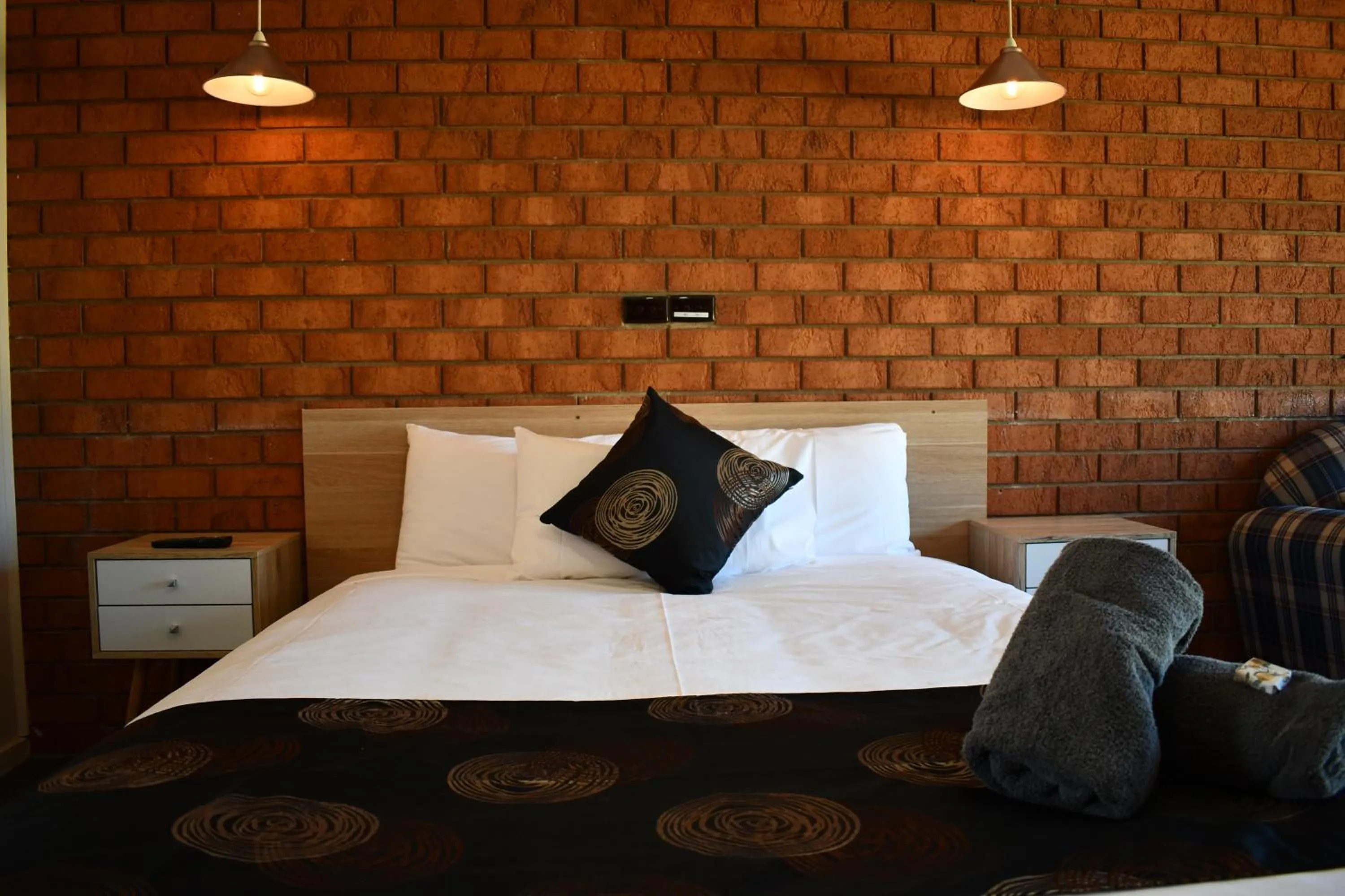 Bed in Berrigan Motel