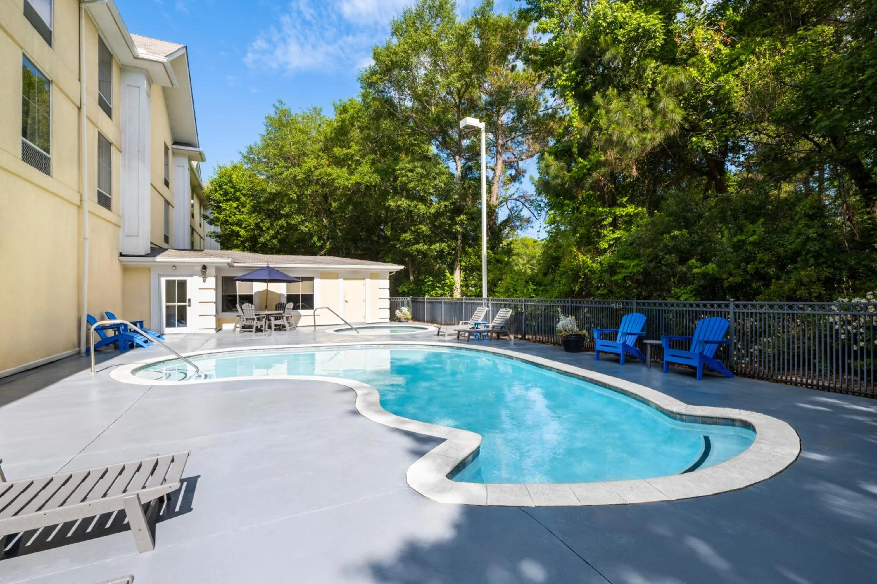 Swimming pool in Hampton Inn Murrells Inlet/Myrtle Beach Area