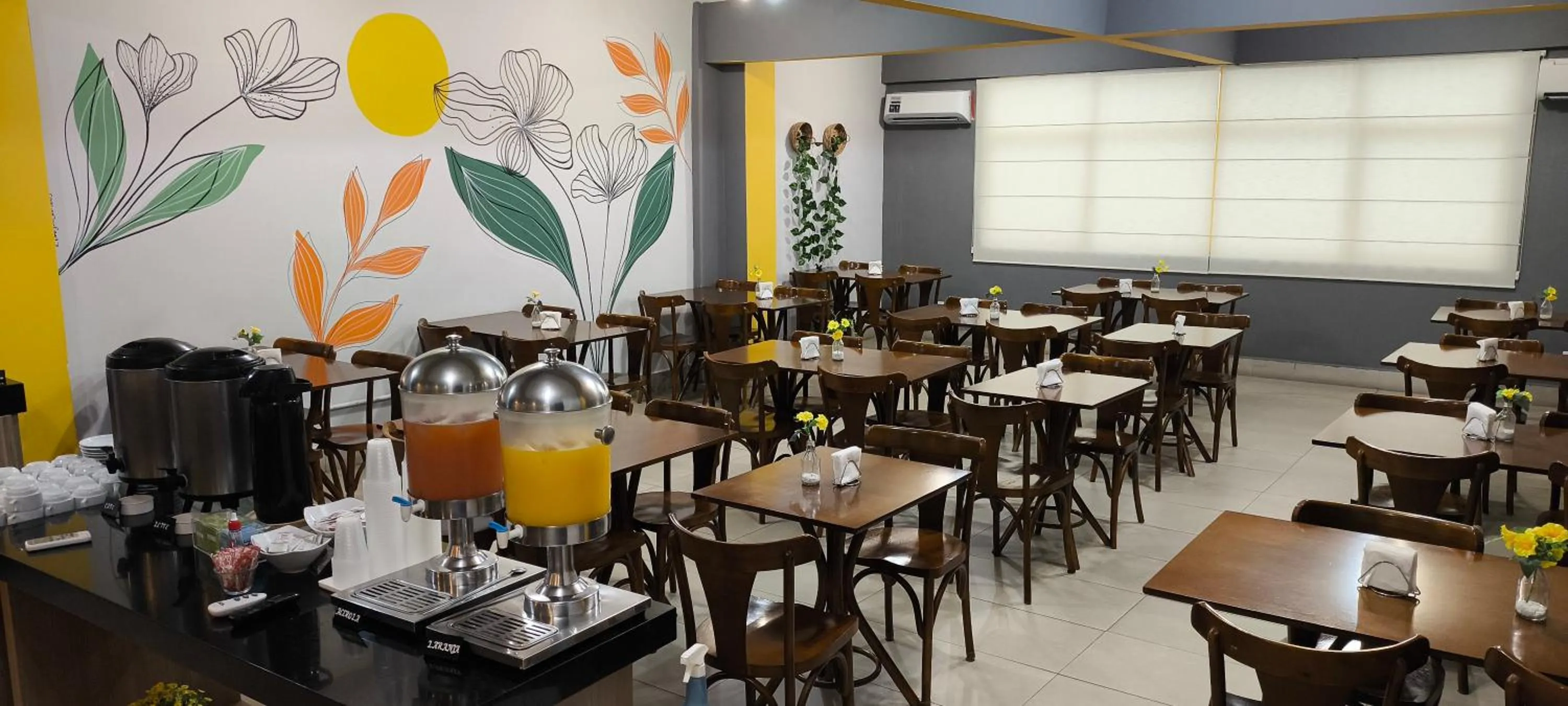 Restaurant/places to eat in Abudi Hotel