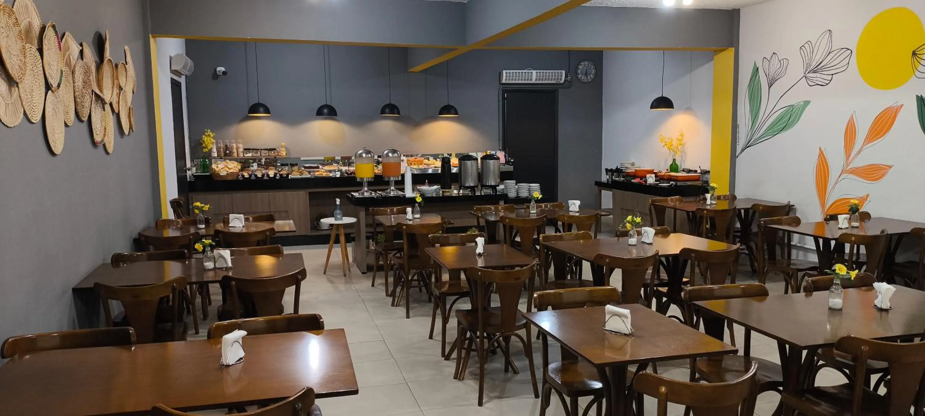 Restaurant/places to eat in Abudi Hotel