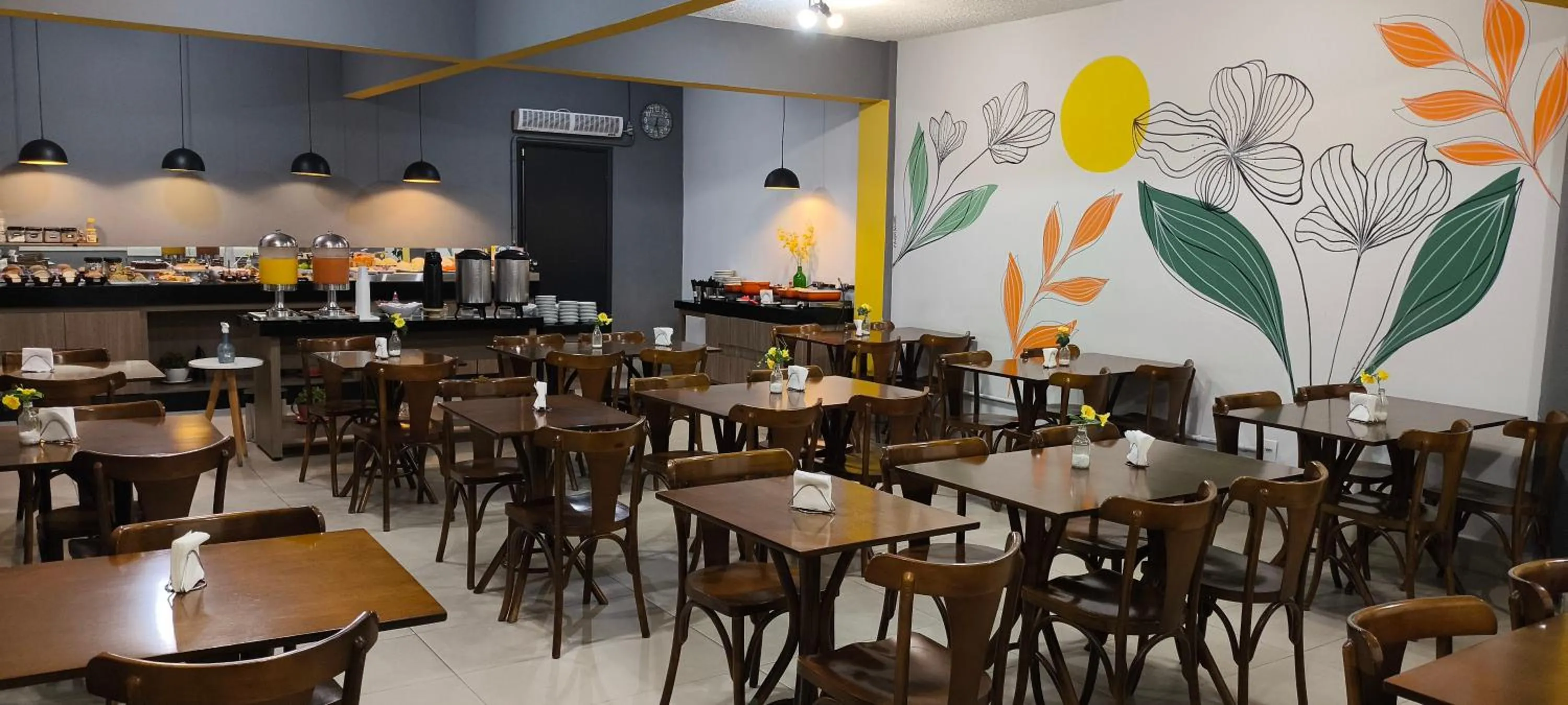 Restaurant/places to eat in Abudi Hotel